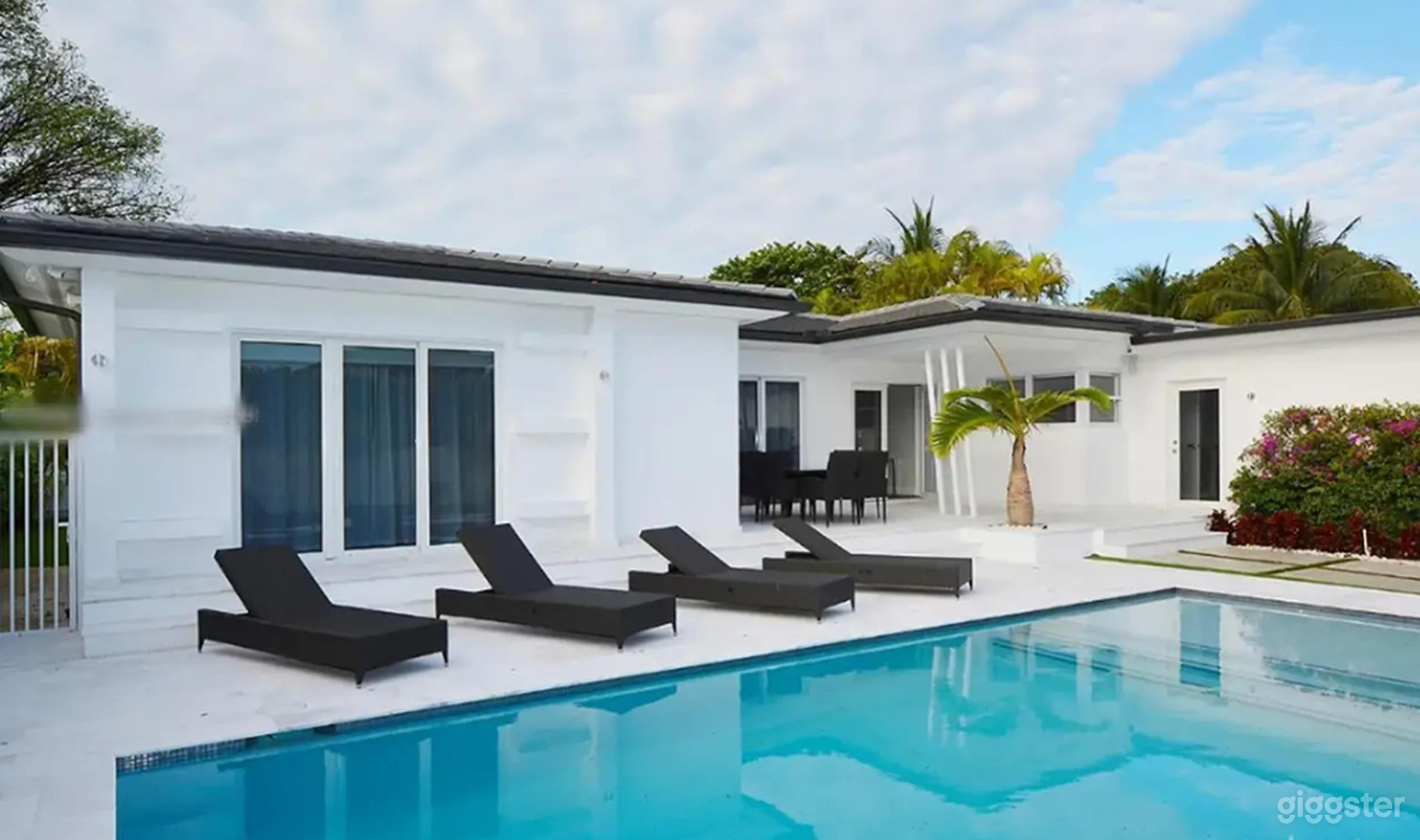 Private Pool Oasis – Perfect for Productions & Events Photo 2