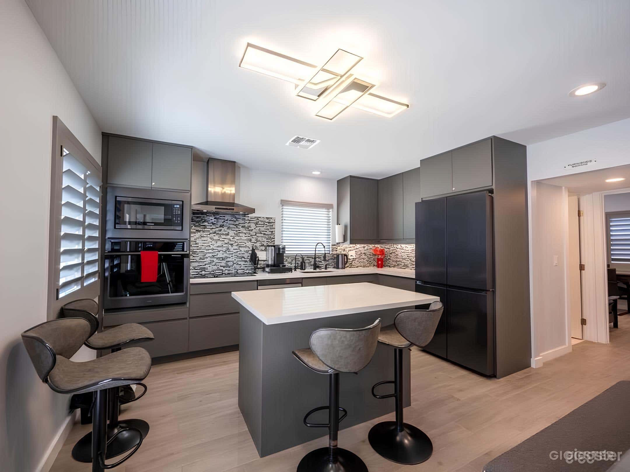 Rockin J Ranch with arena, barrels, roping chute. Photo 3