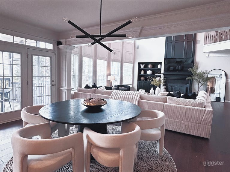  Lux Mansion For Events Podcasts & Movie Screenings 