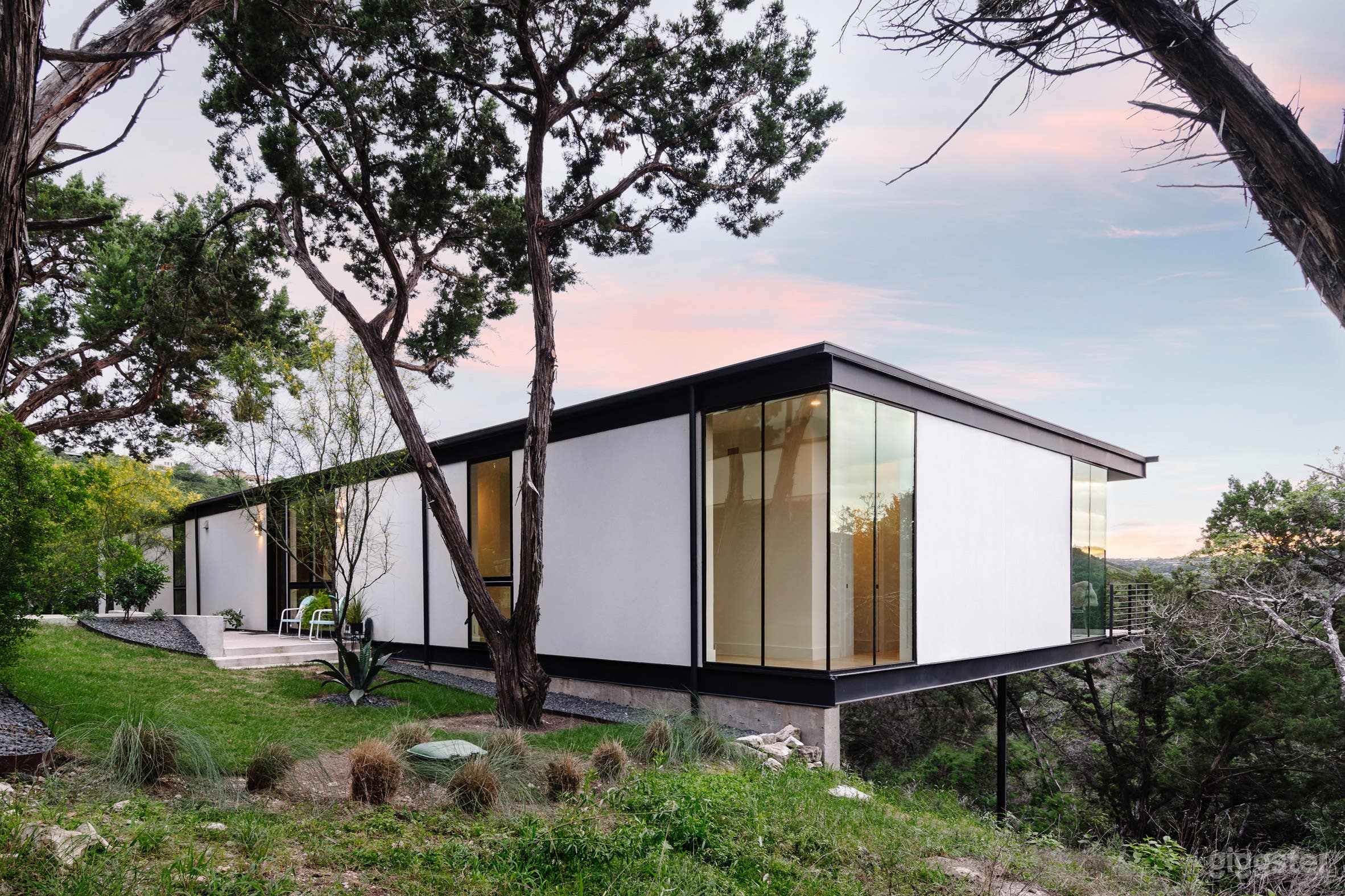 The house is cantilevered out 20' at the furthest point of the deck.