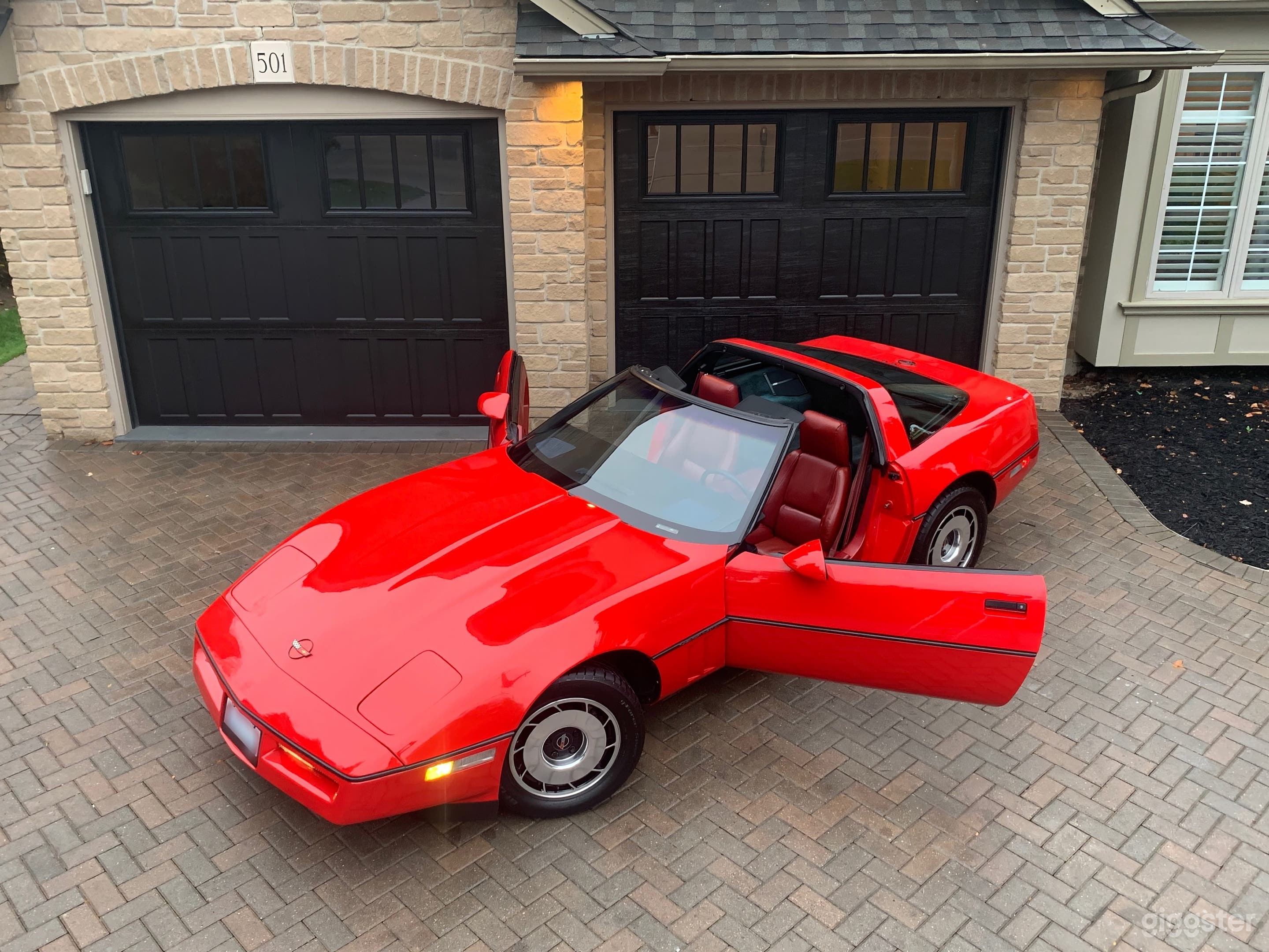 FLASHY 80s SPORTS CAR 1985 CORVETTE  Photo 4