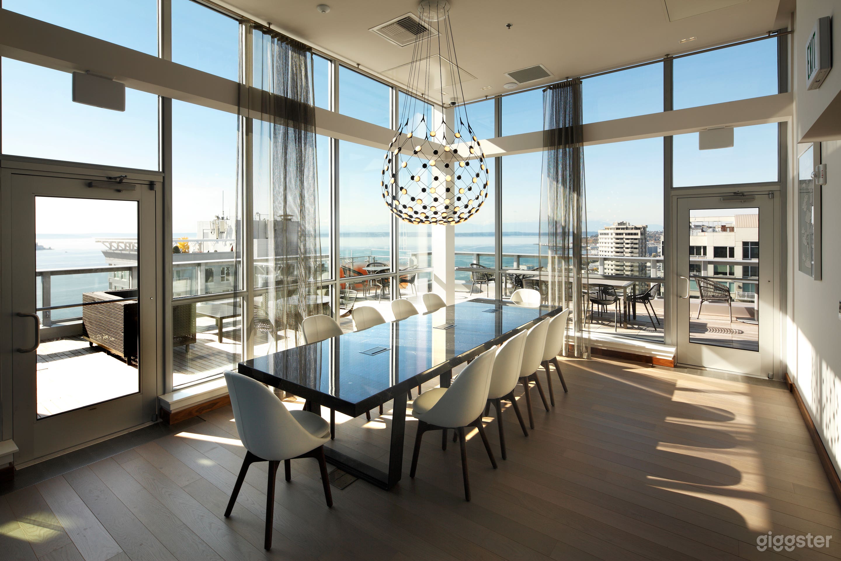 Modern 24th Floor Conference Room with Panoramic Views Photo 1