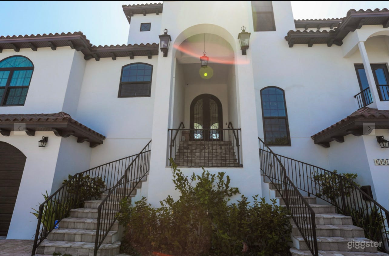 Waterfront Mediterranean | Rent this location on Giggster