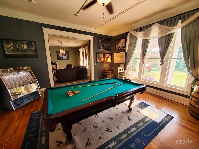  The  Magnolia Mansion in East Nashville-- 3 acres/7k SF 