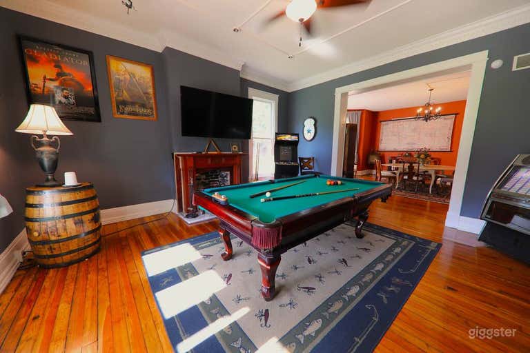  The  Magnolia Mansion in East Nashville-- 3 acres/7k SF 