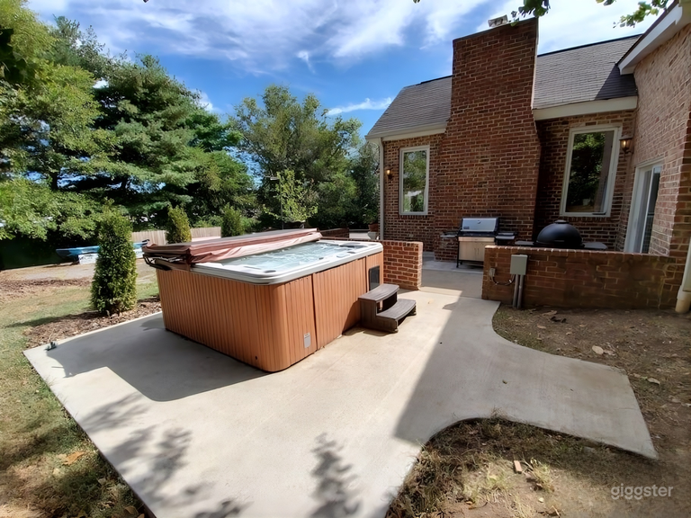  The  Magnolia Mansion in East Nashville-- 3 acres/7k SF 