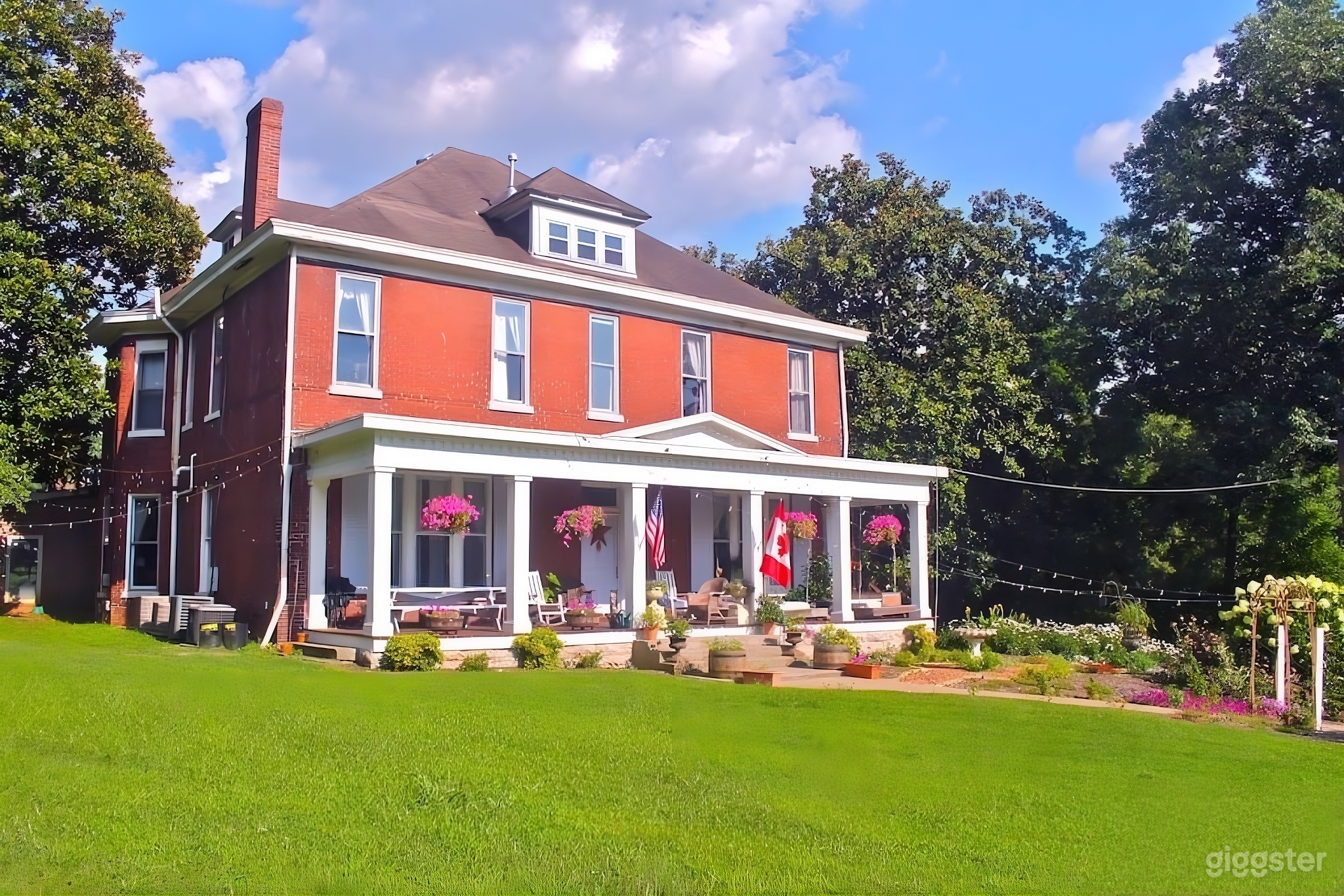 The  Magnolia Mansion in East Nashville-- 3 acres/7k SF Photo 1