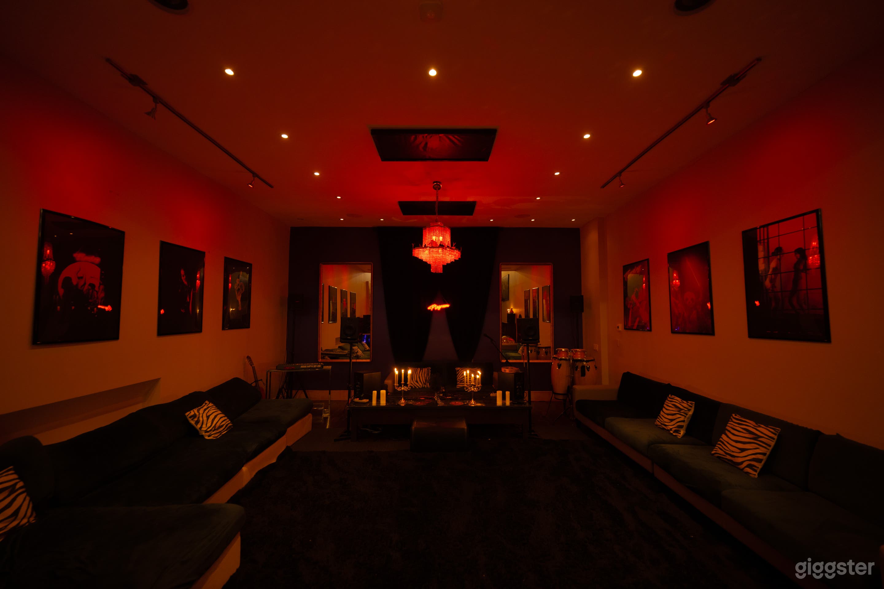 Swanky Mid-Century Loft &amp; Event Space Photo 4