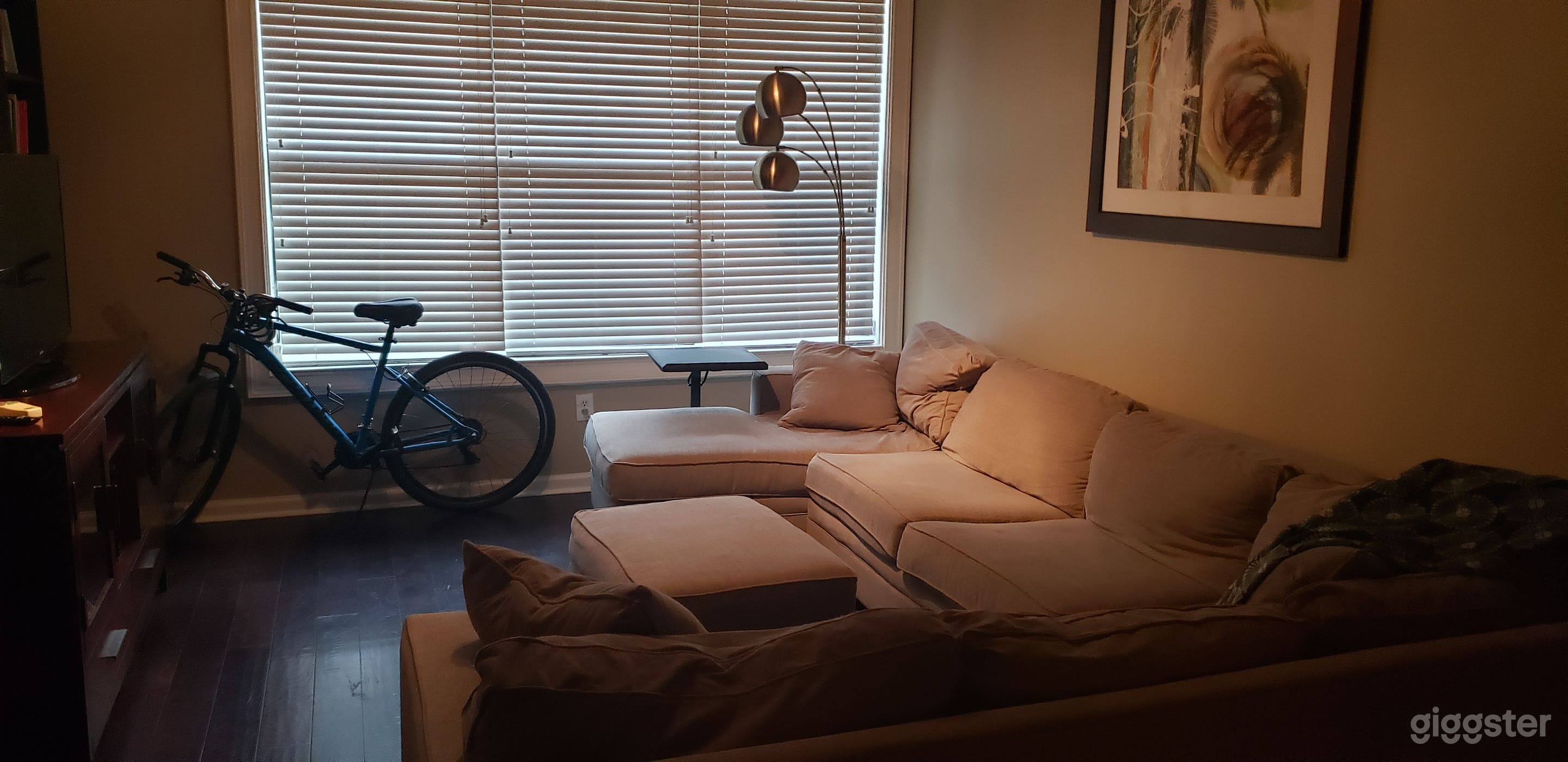 Luxury urban setting Photo 2