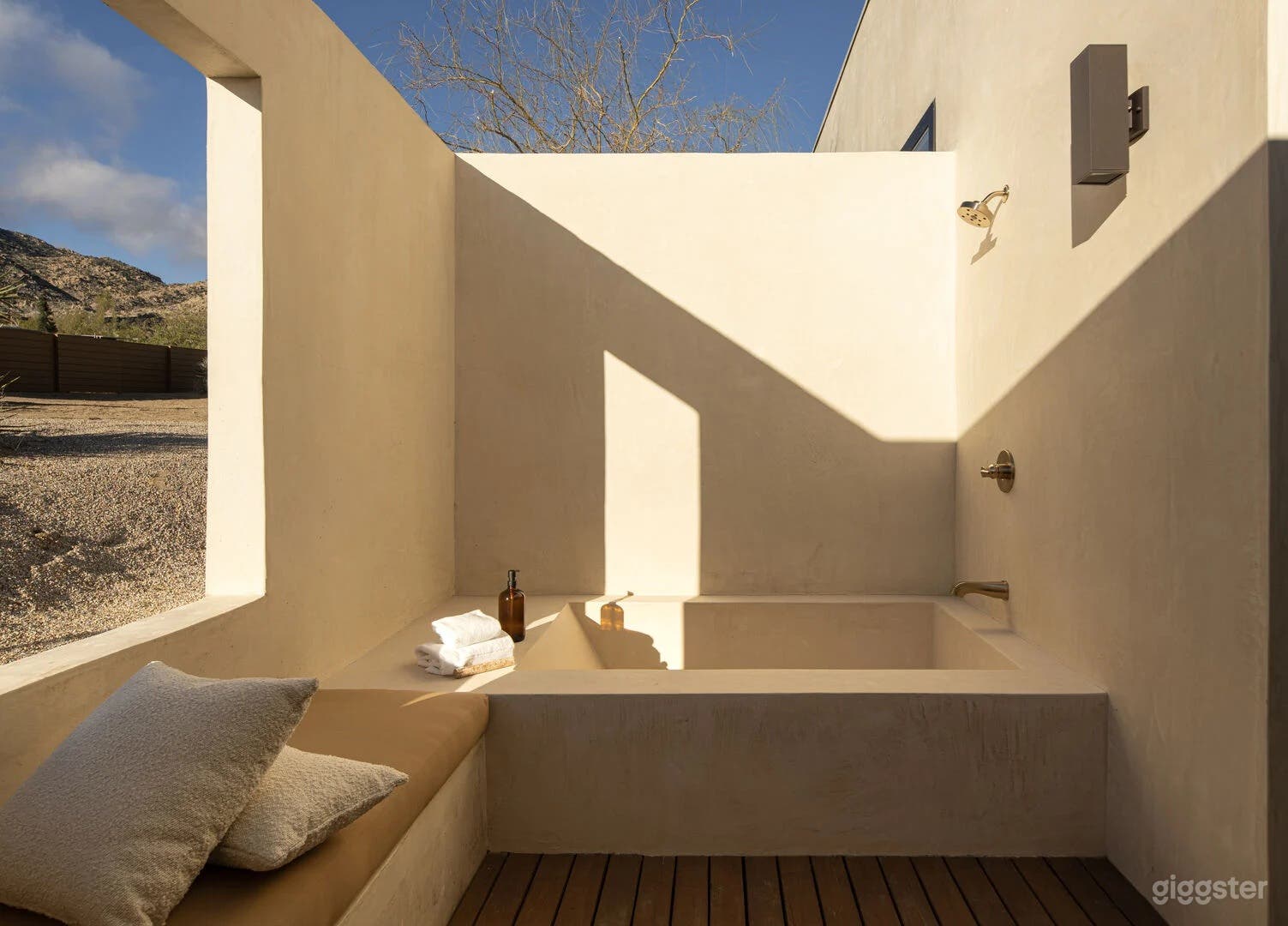 Organic Minimalism &amp; Modern Opulence Photo 2