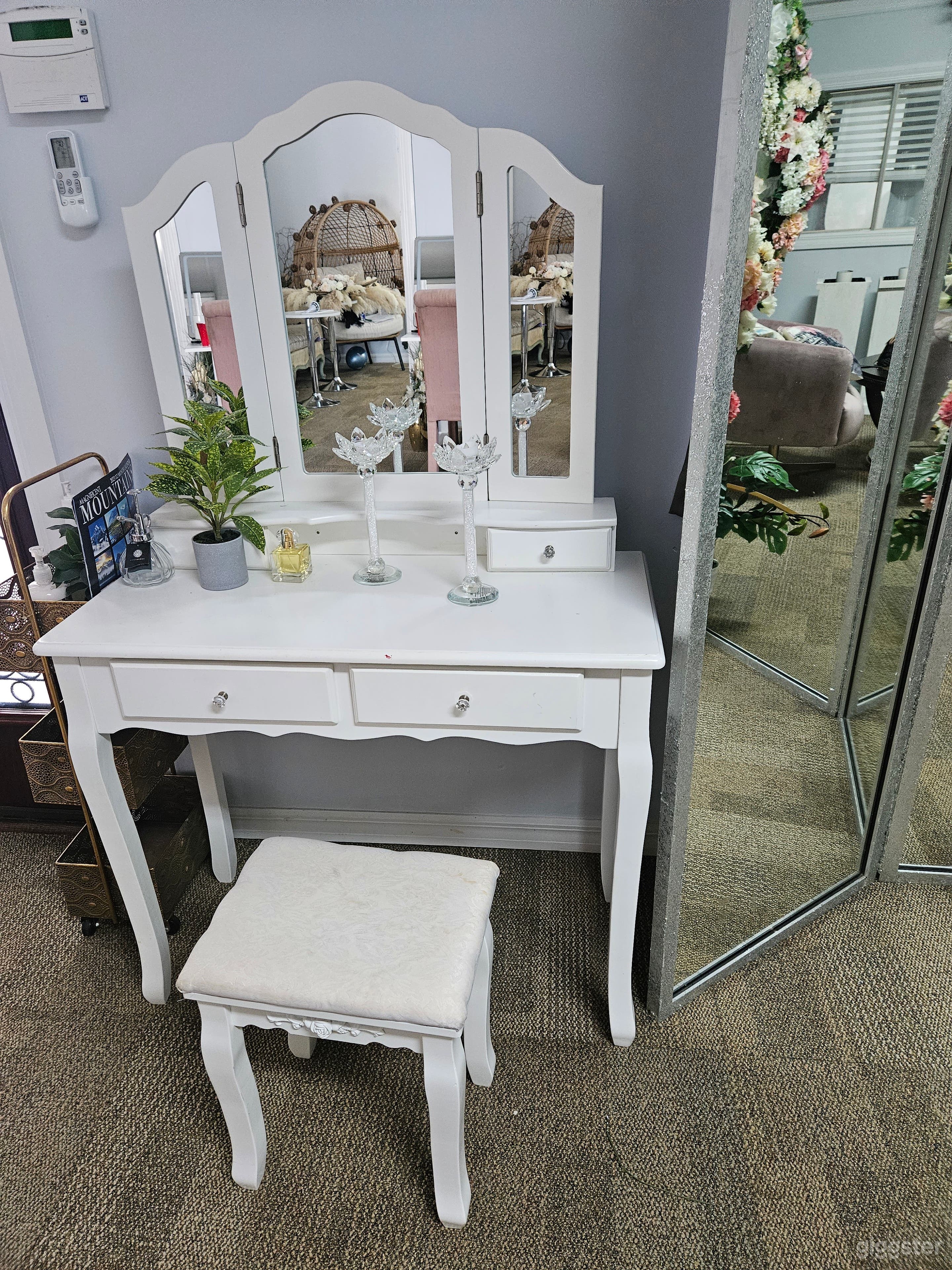 Classic vanity for the bride in Studio 131's Bridal Suite