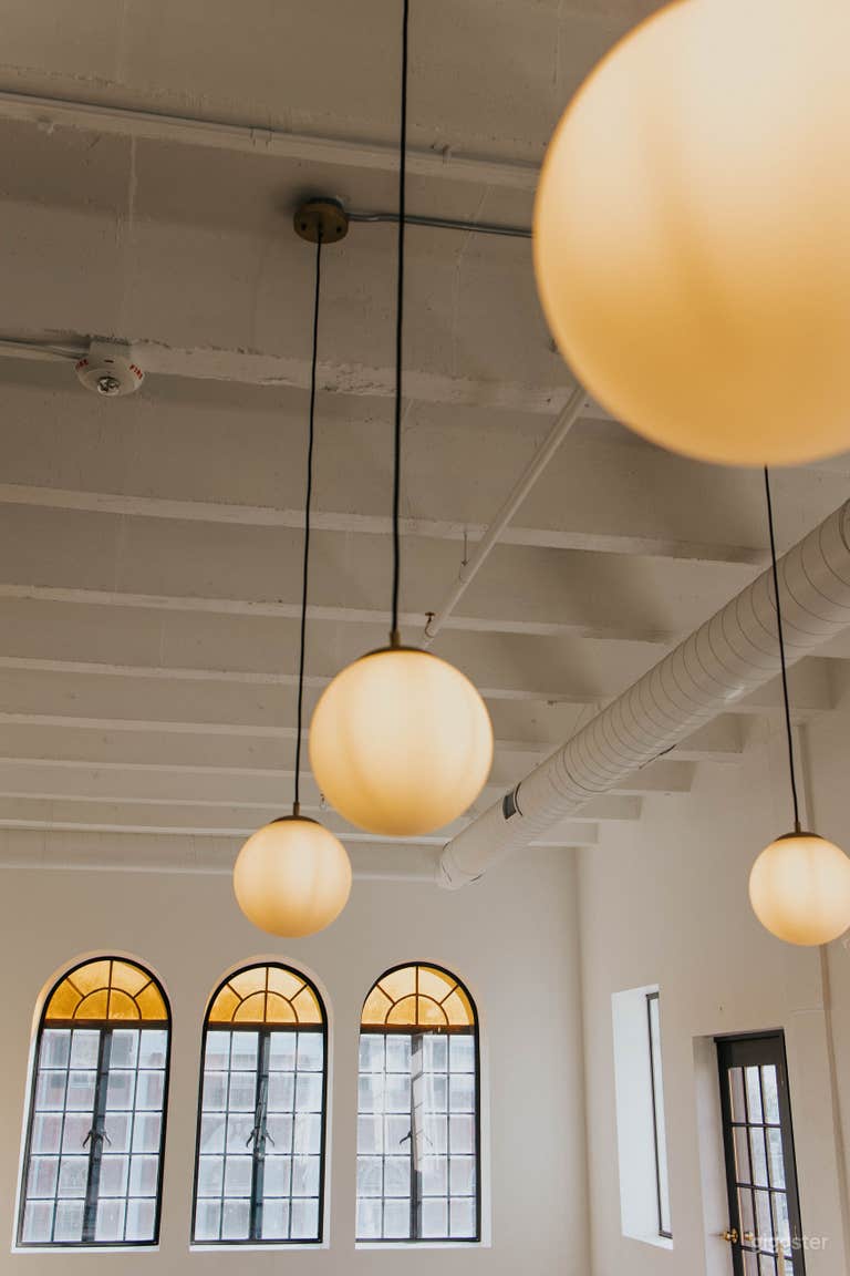  Naturally Lite Rooftop Loft Space 