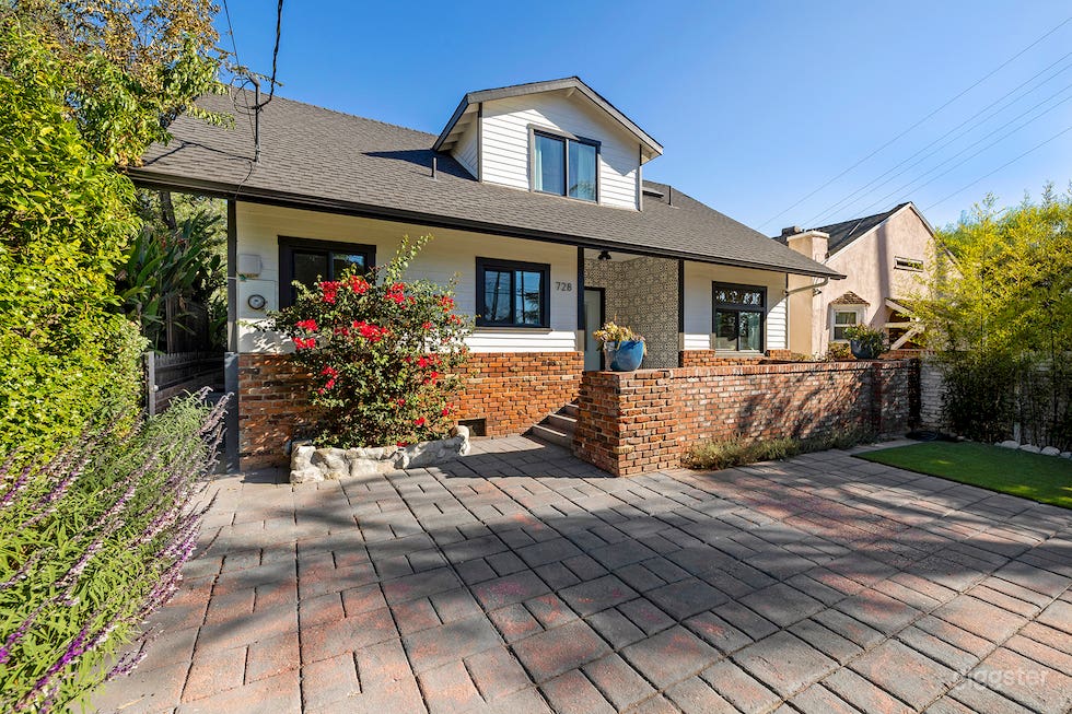 1031 Contemporary Los Angeles Photo 2