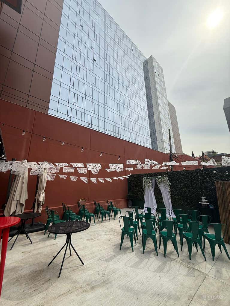  Private Backyard Patio Ideal for Events & Parties 