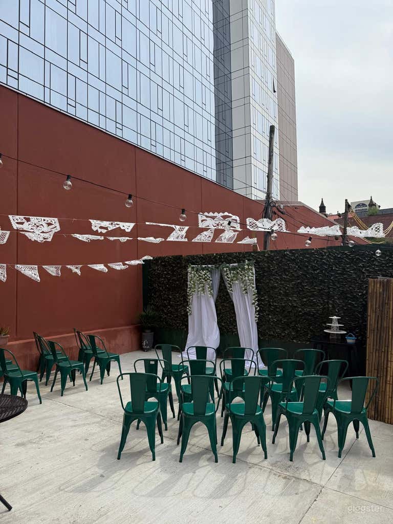  Private Backyard Patio Ideal for Events & Parties 