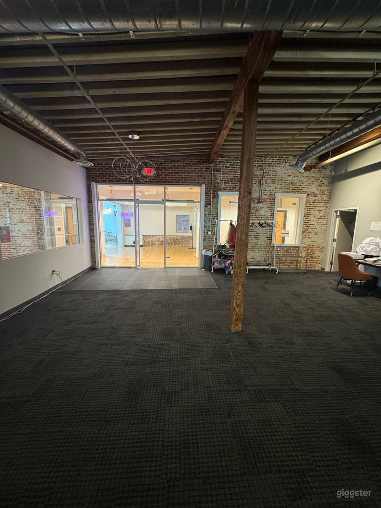  Multiple Versatile Studios Buyout w/ Skyline w/ Views 