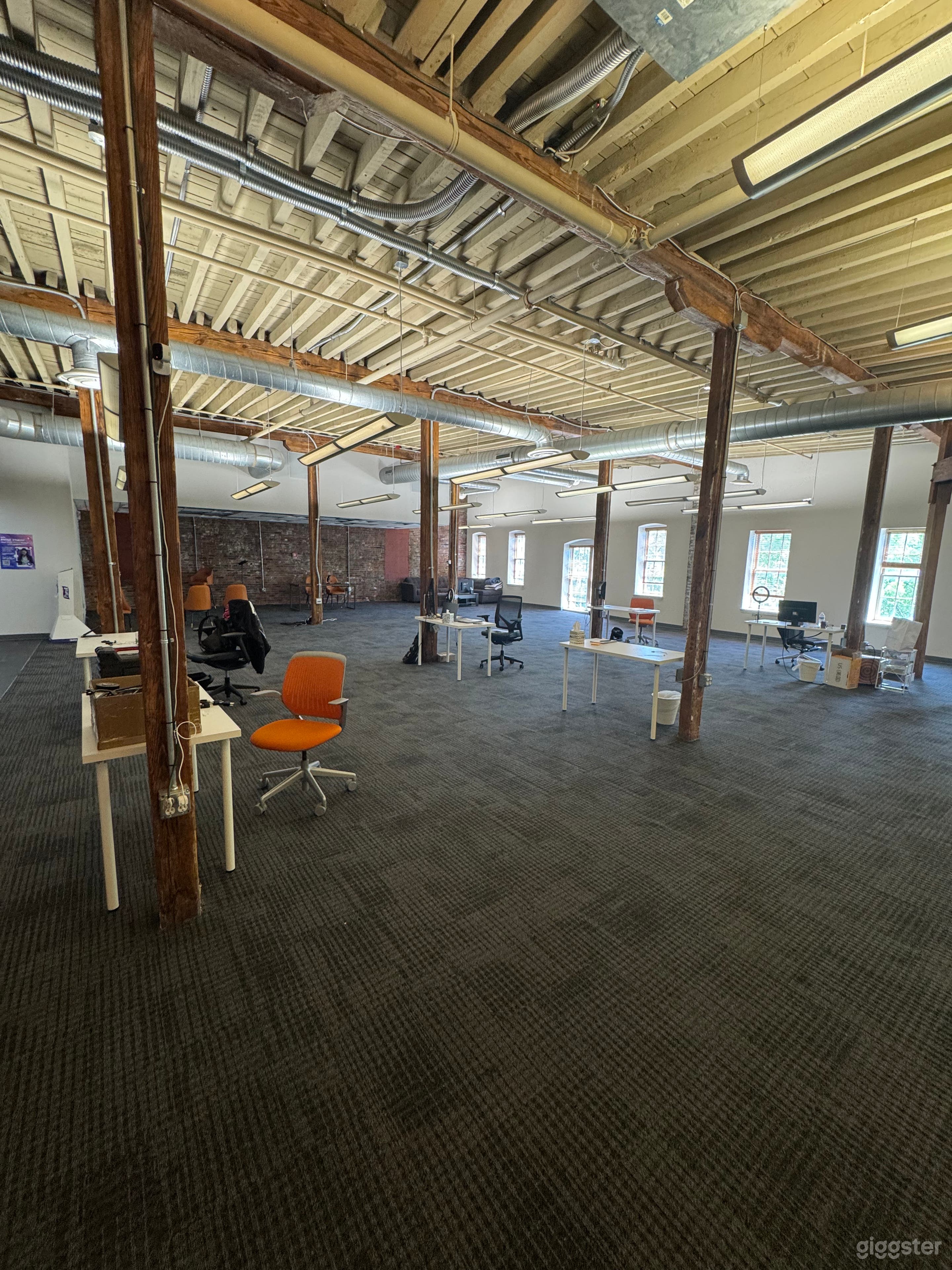 Multiple Versatile Studios Buyout w/ Skyline w/ Views Photo 2