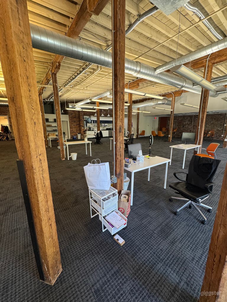  Multiple Versatile Studios Buyout w/ Skyline w/ Views 