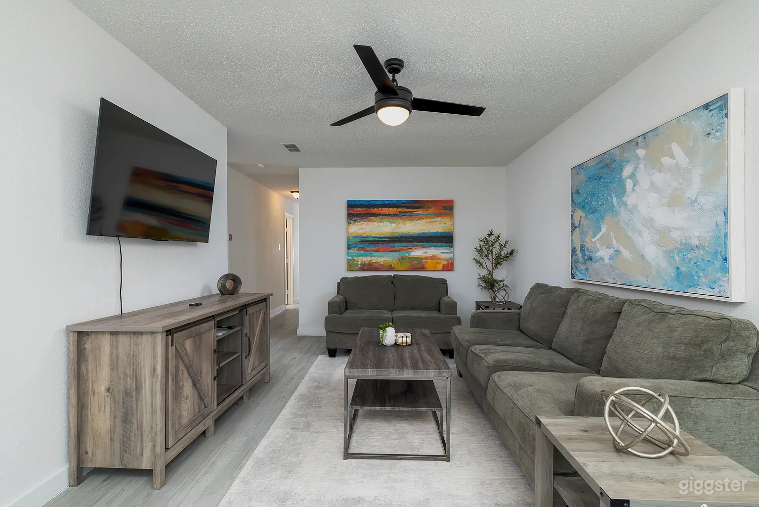 Private Duplex | Yard, Parking & Film-Ready Near DFW Photo 4