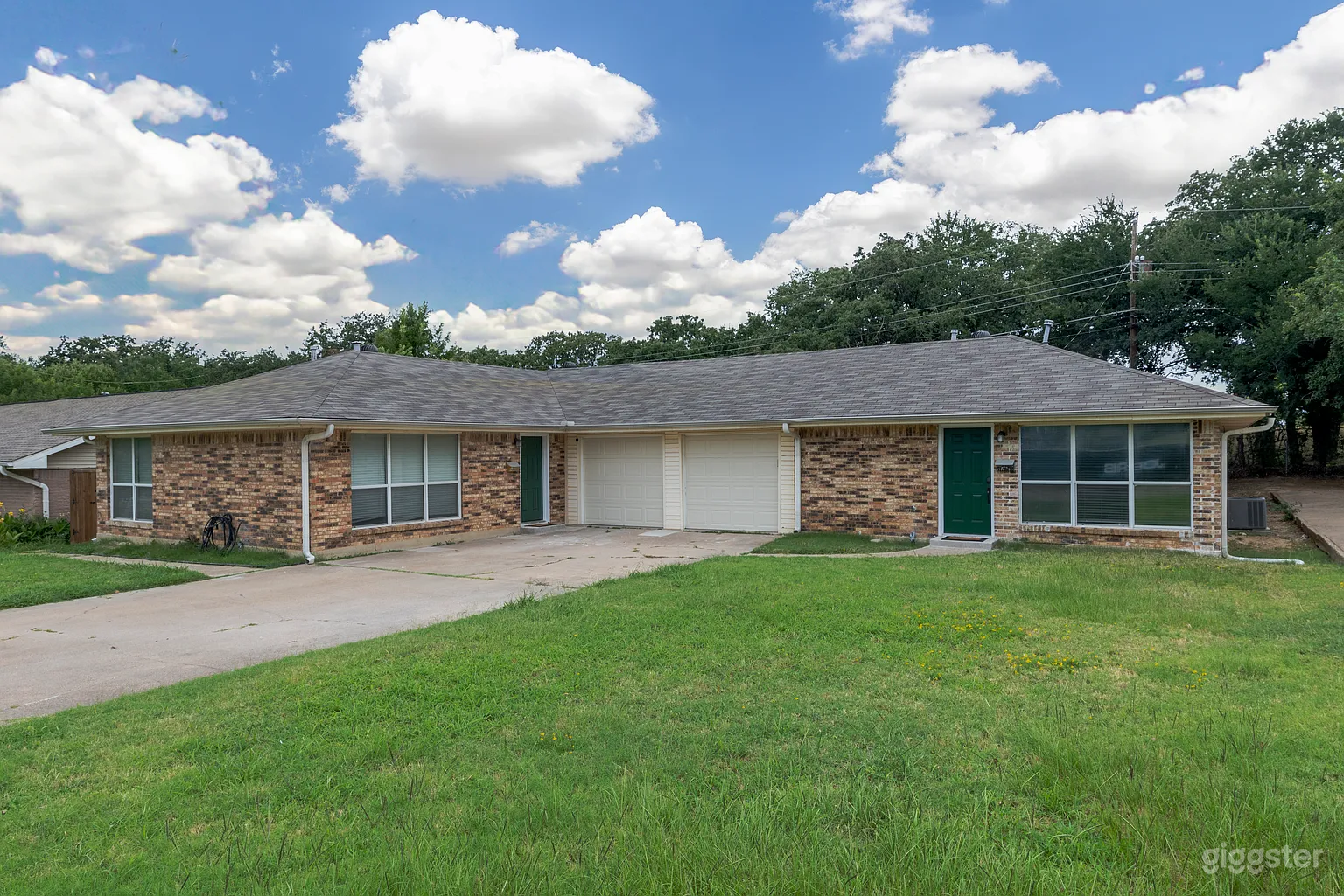 Private Duplex | Yard, Parking & Film-Ready Near DFW Photo 2