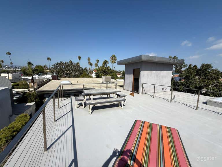  Hidden Gem with Modern Design 