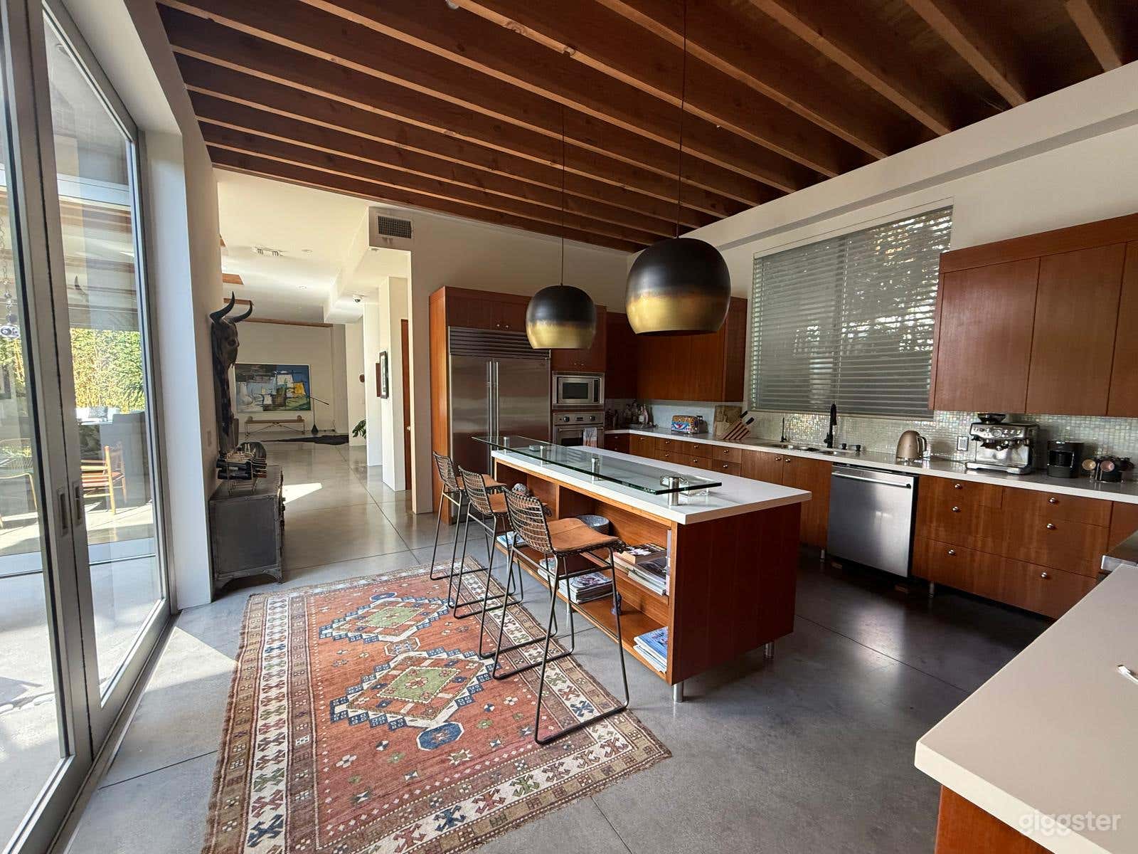 Hidden Gem with Modern Design Photo 4