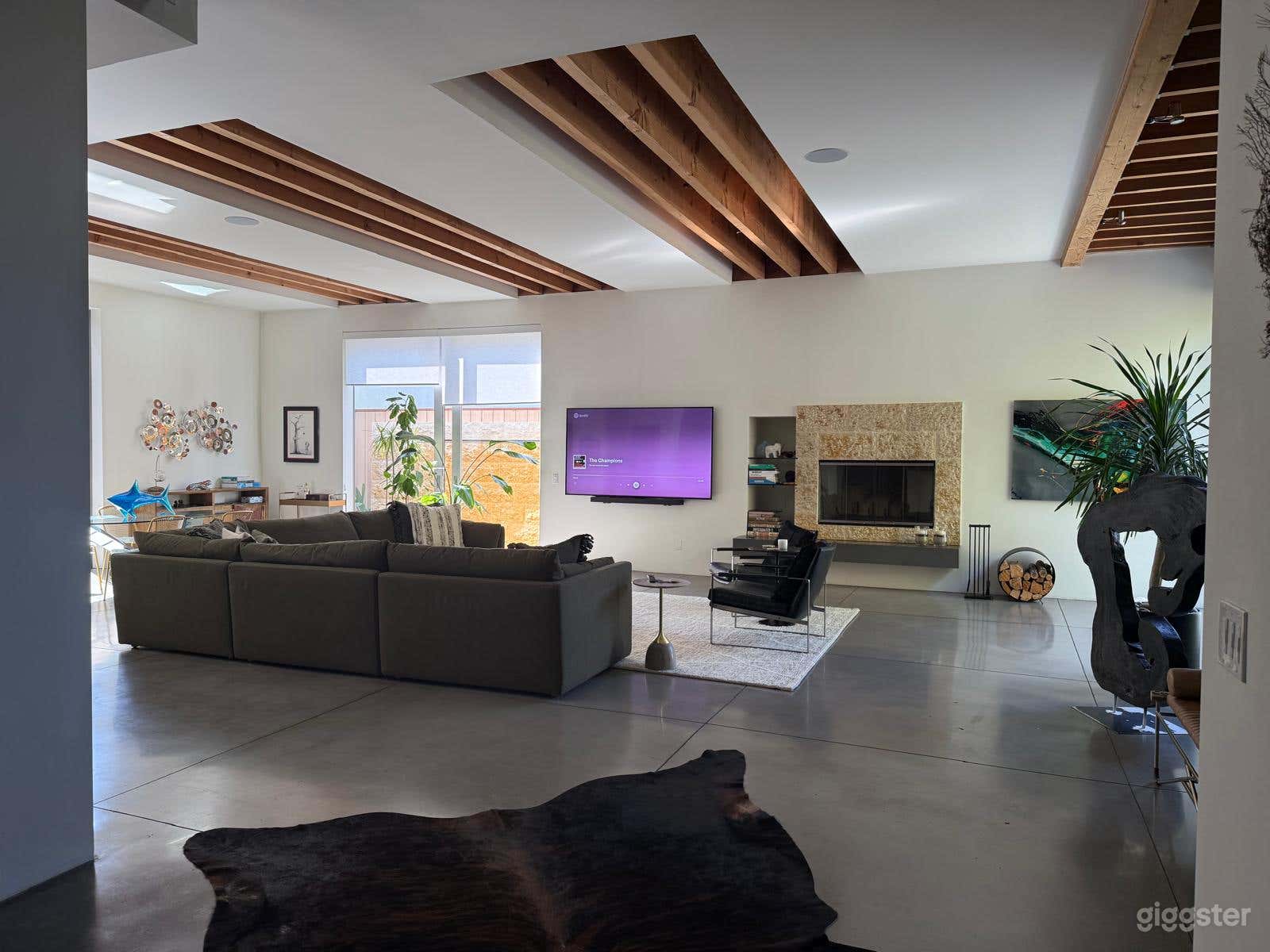 Hidden Gem with Modern Design Photo 2