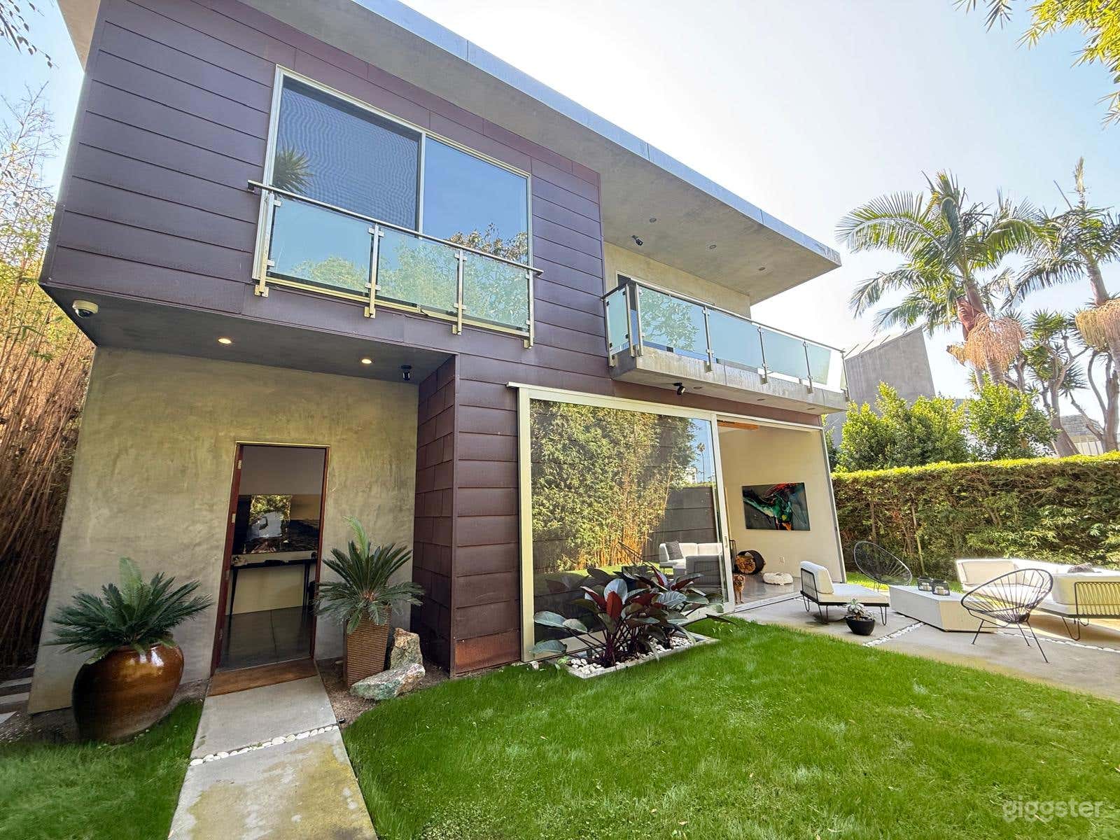 Hidden Gem with Modern Design Photo 1