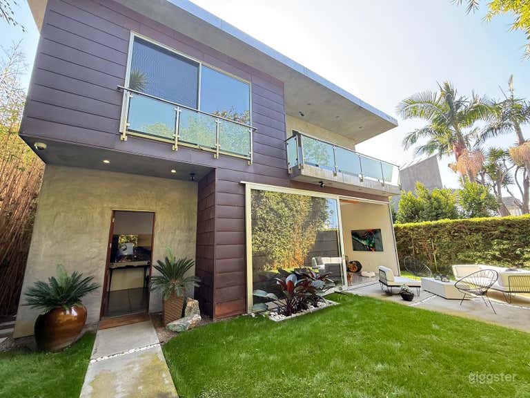  Hidden Gem with Modern Design 