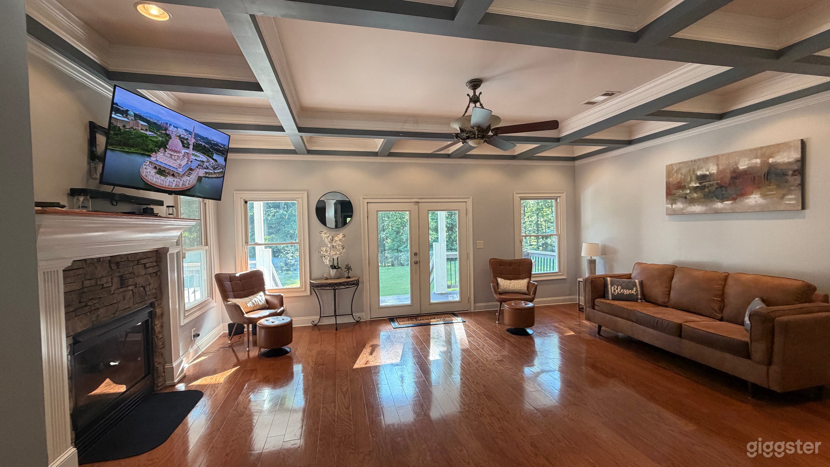 Secluded 16-Acre Estate for Film, Photography & Events Photo 3
