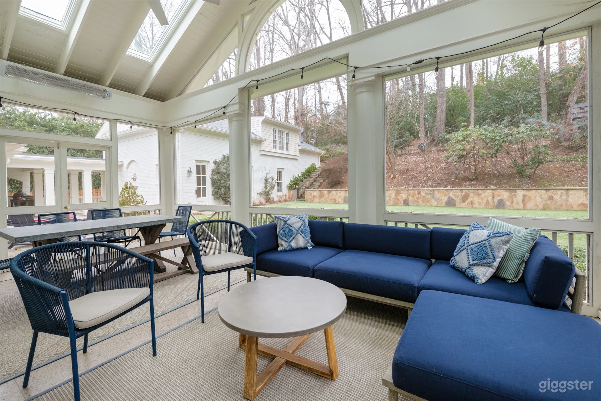 Amber Lenox – Mid-Century Buckhead Estate Photo 4