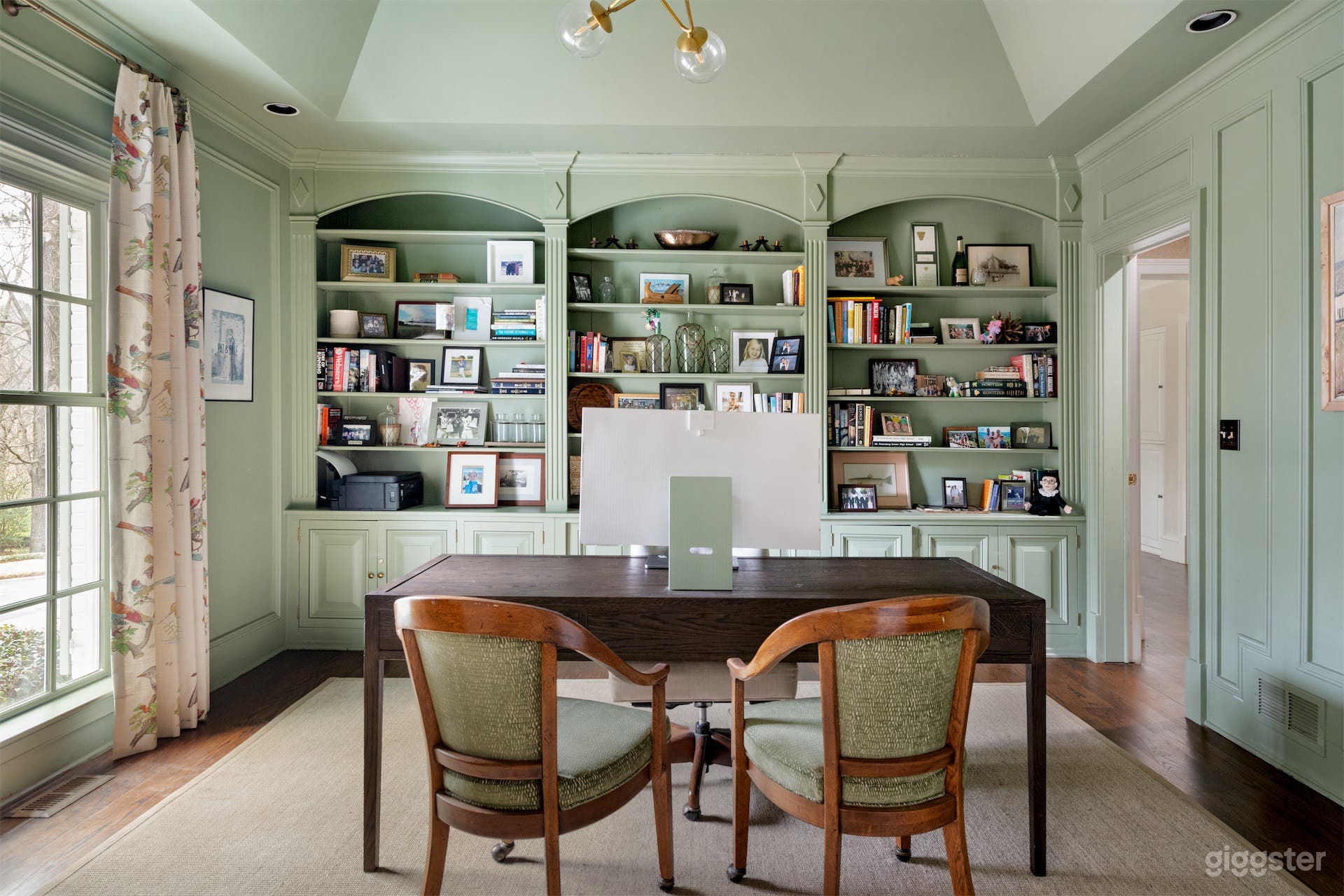 Amber Lenox – Mid-Century Buckhead Estate Photo 2