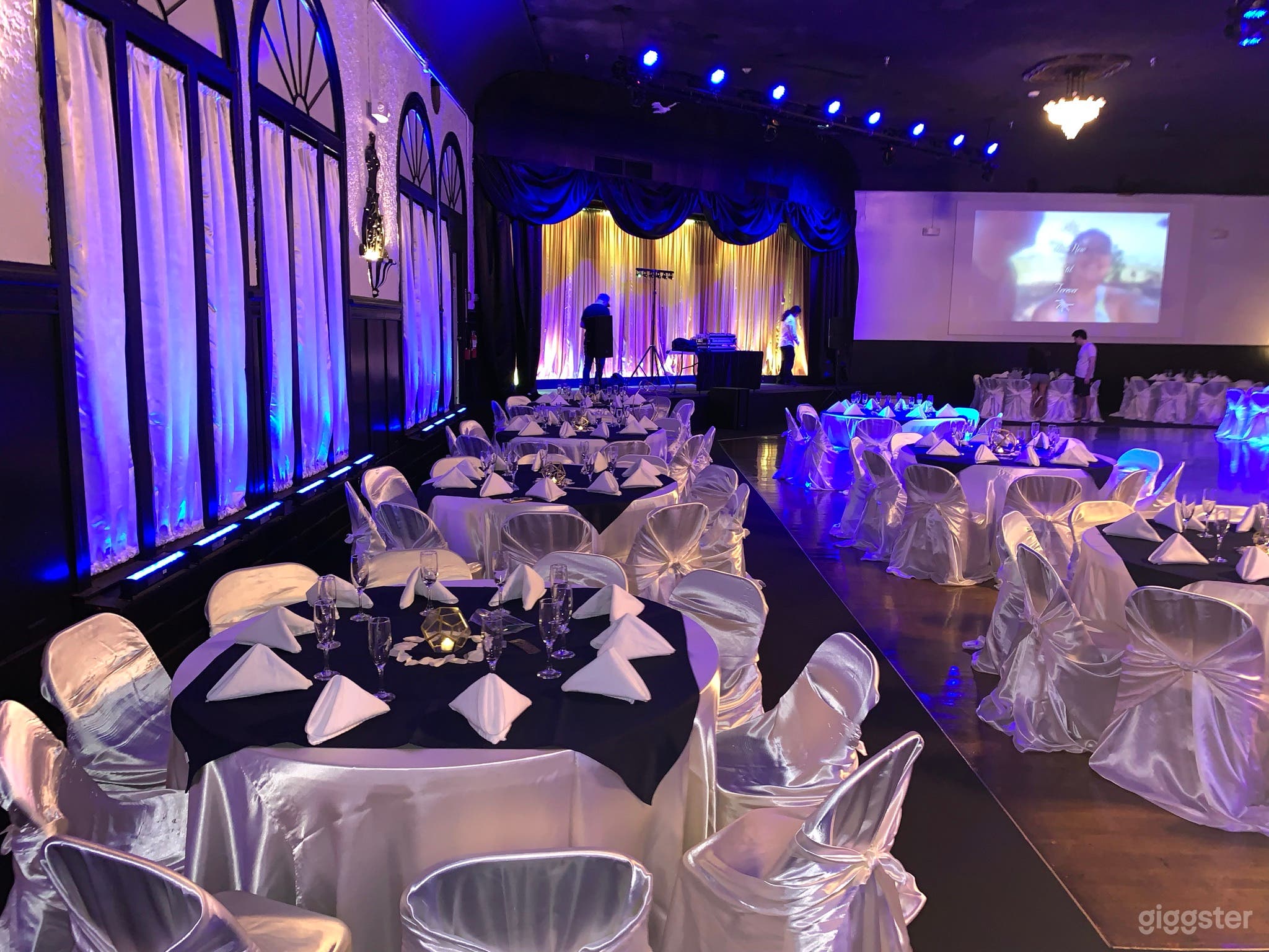 Linen options include over 35 colors.