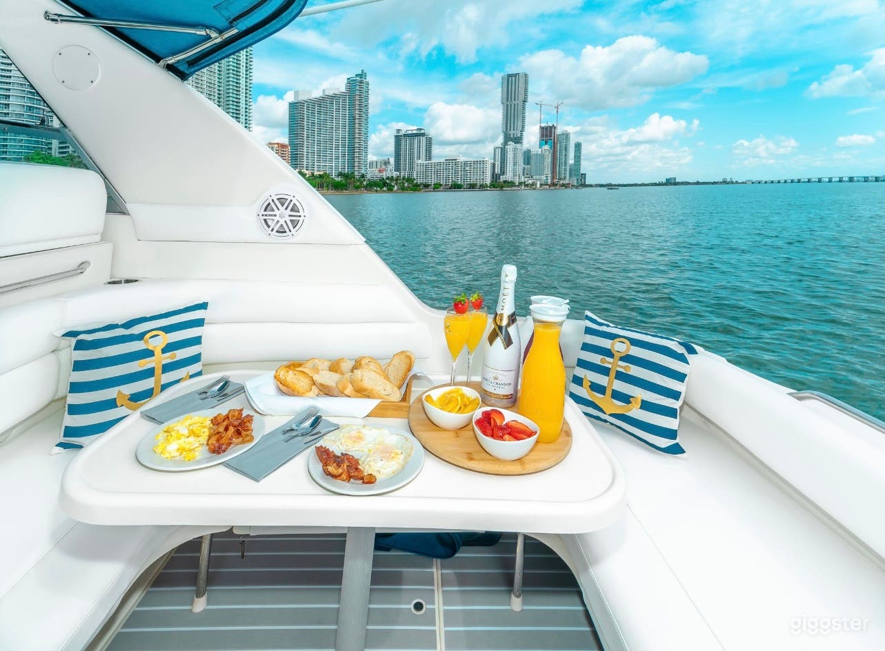 40' Yacht | QUEST Photo 4