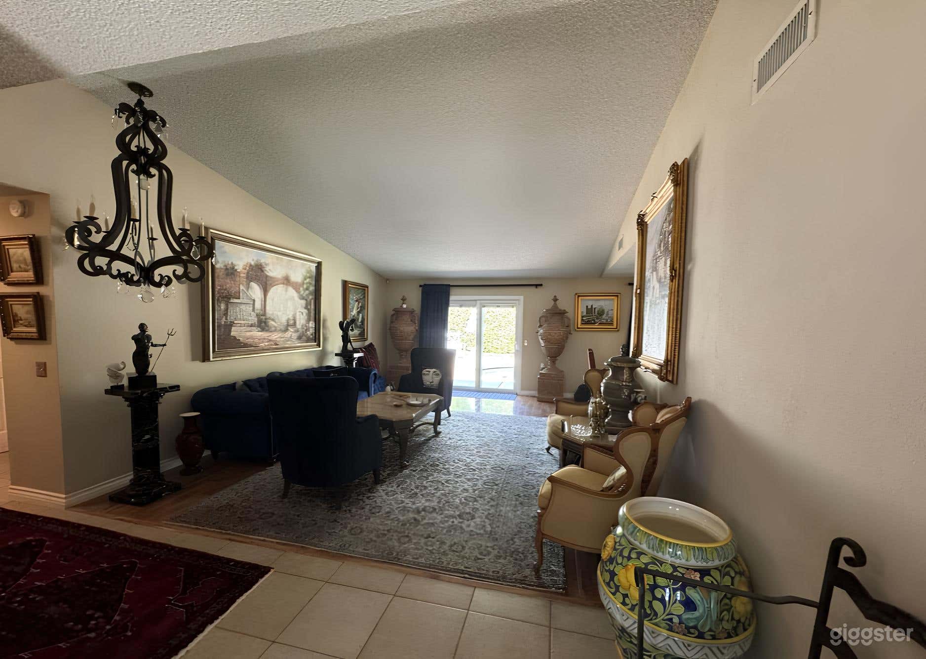 House with an Antique Charm in Palm Springs (house only) Photo 2