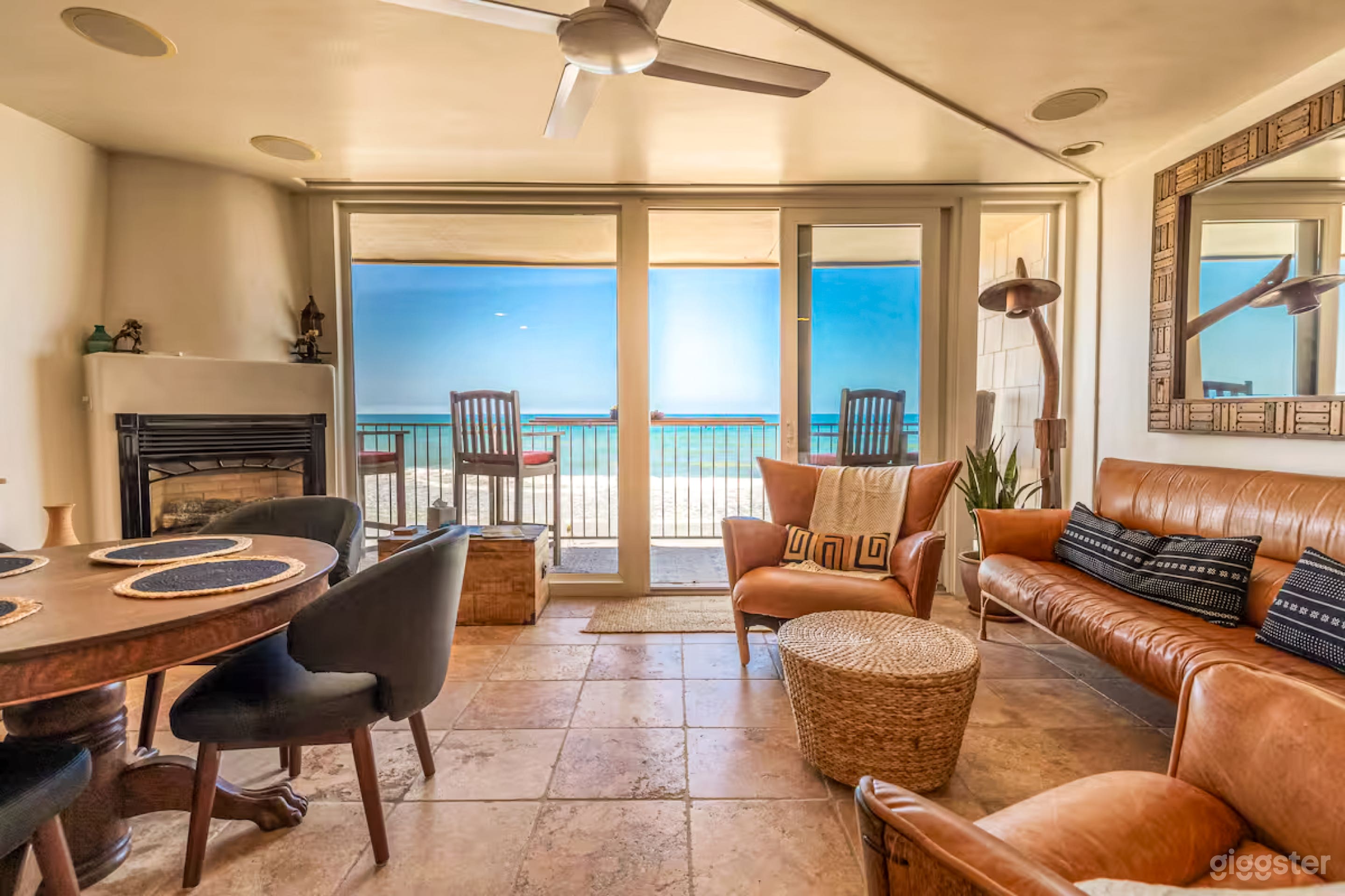 Stylish Modern House with Neutral Décor Photo 1