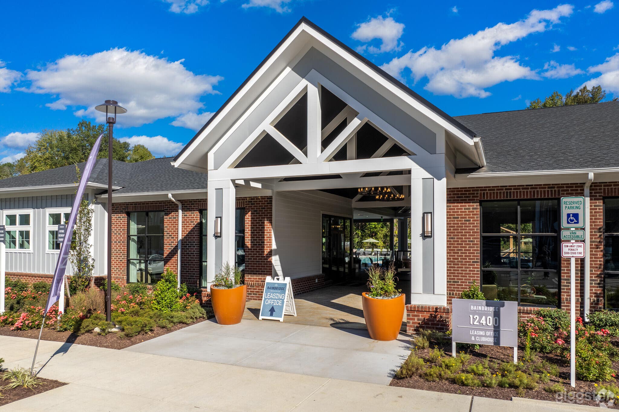 Luxury Multifamily Community &amp; Amenities Photo 1