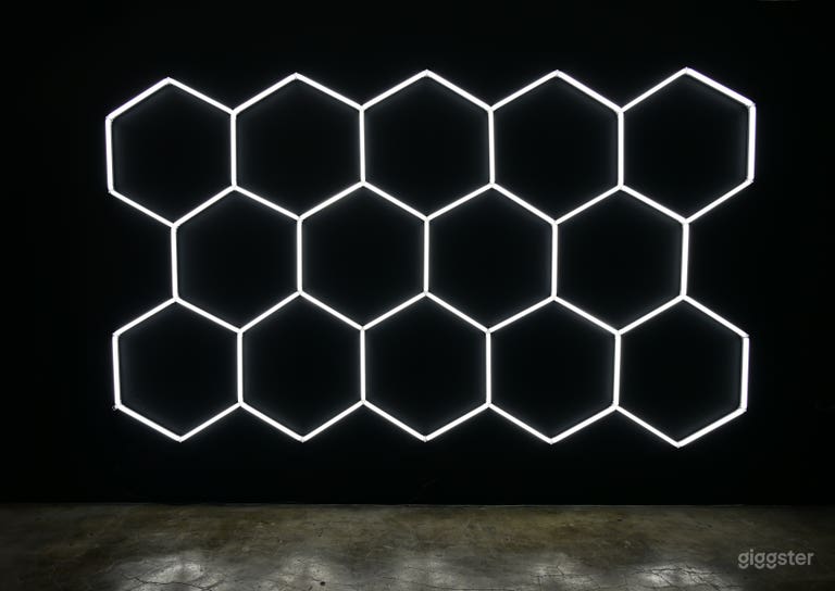  Amazing Photo/ Video Studio Downtown! Come Create! 