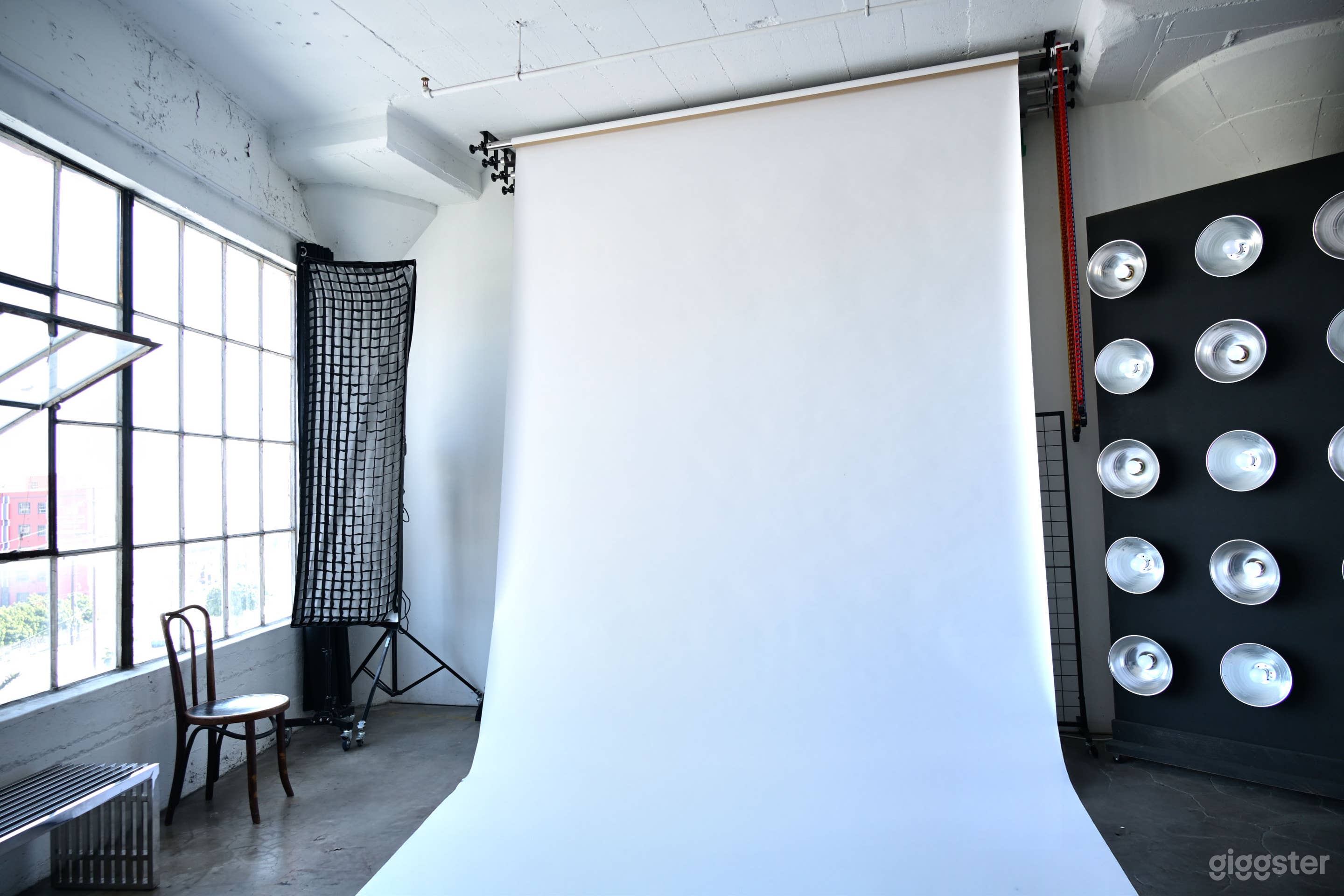 Amazing Photo/ Video Studio Downtown! Come Create! Photo 2
