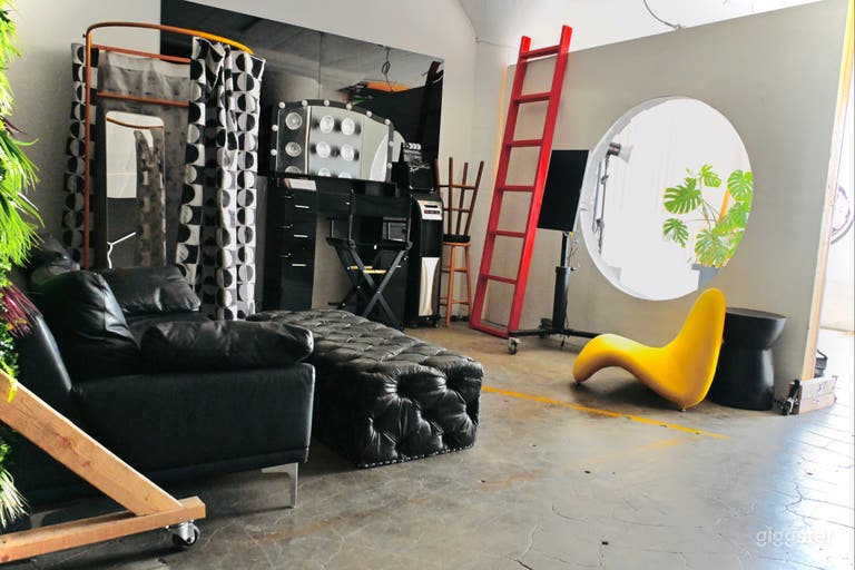  Amazing Photo/ Video Studio Downtown! Come Create! 