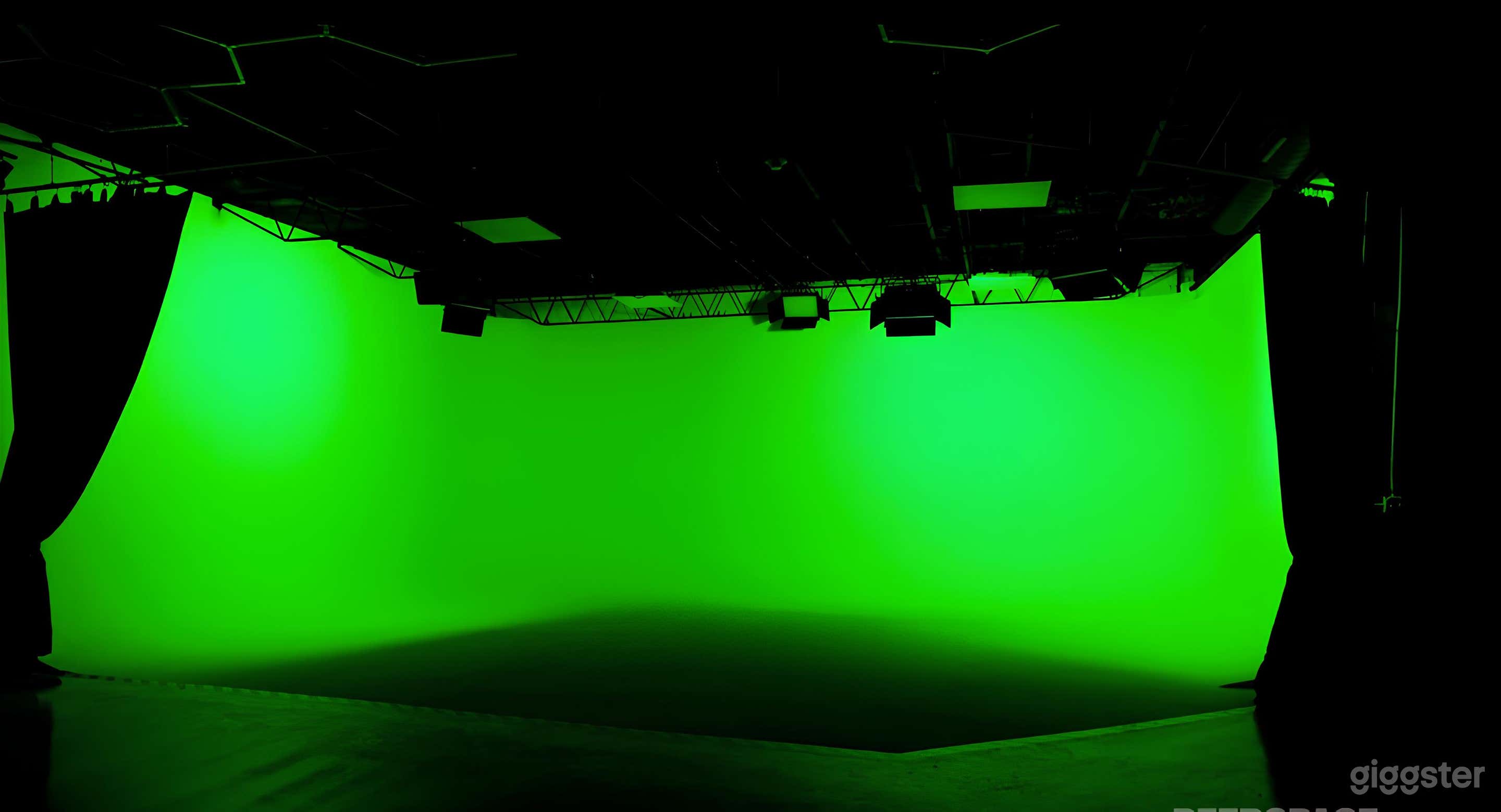 Large Production With Cyclorama Photo 4