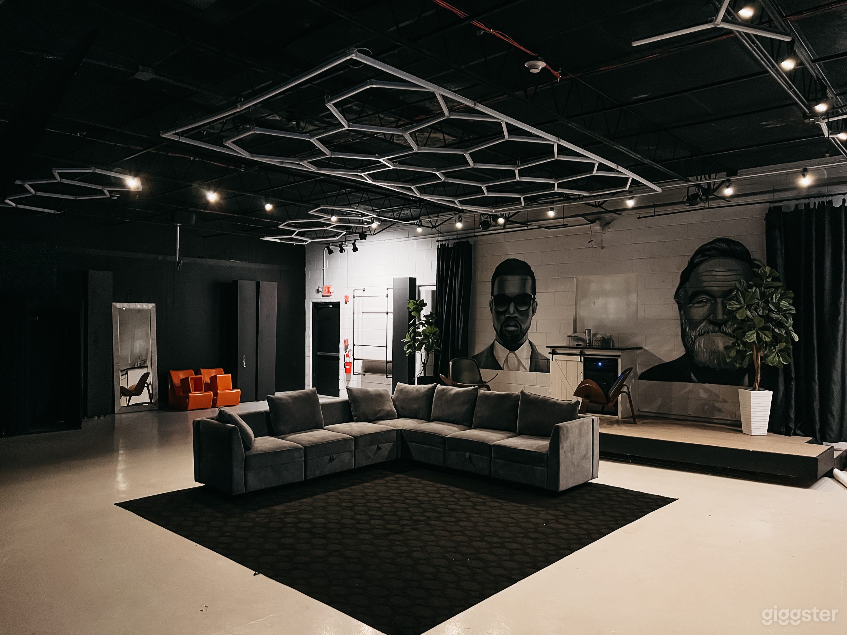 Large Production With Cyclorama Photo 1