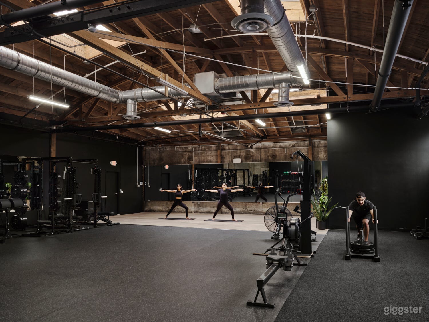 Beautiful and Aesthetic Fitness Facility Photo 2