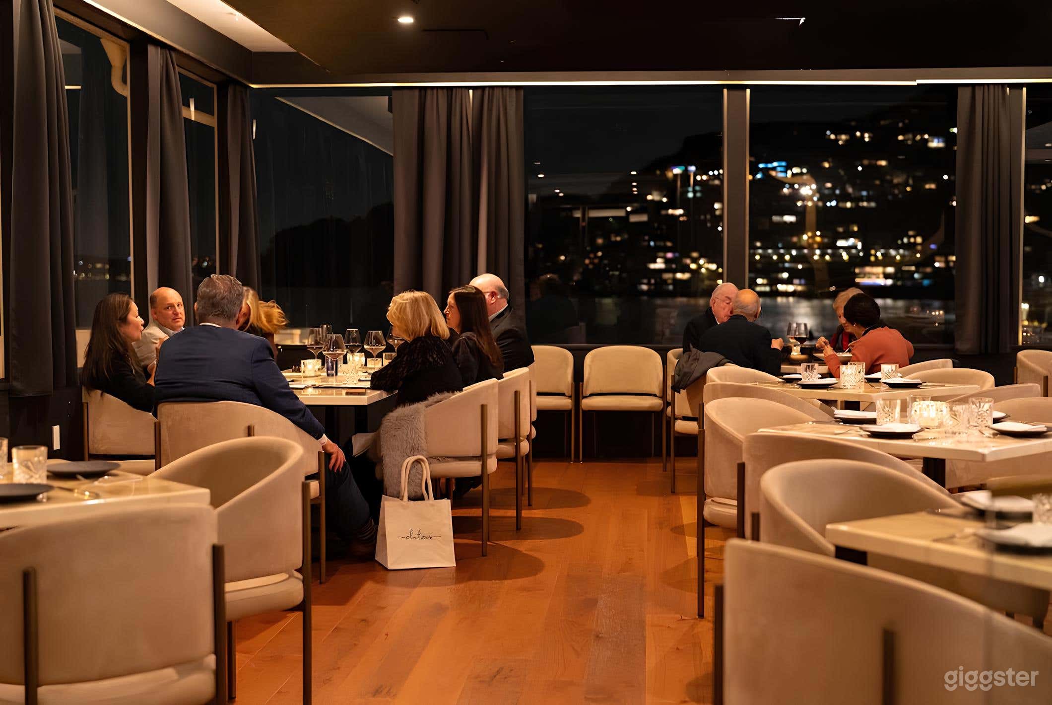 Restaurant with awe-inspiring views Photo 4