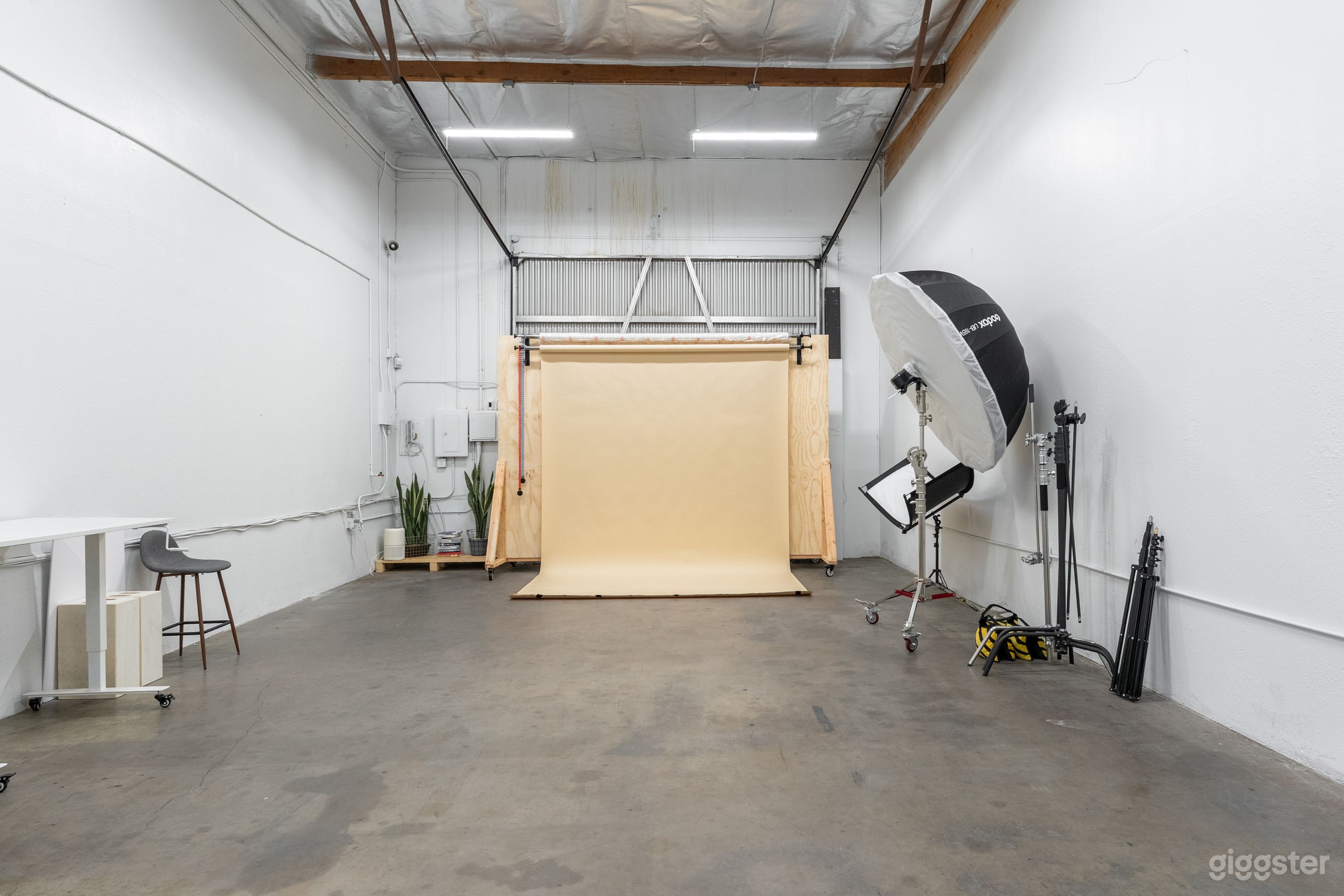 Warehouse Studio Photo 3