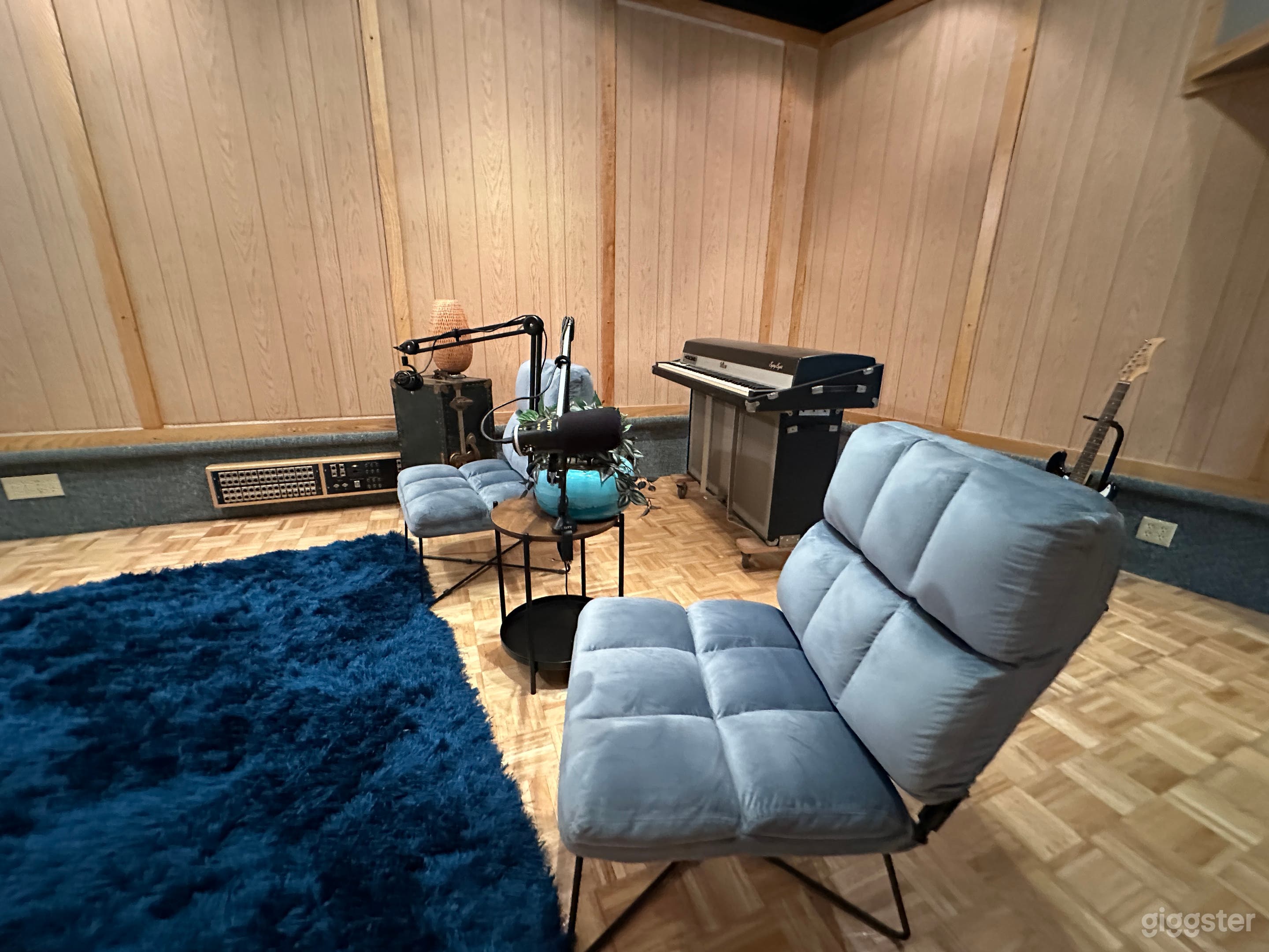 Two diety usb mics included!