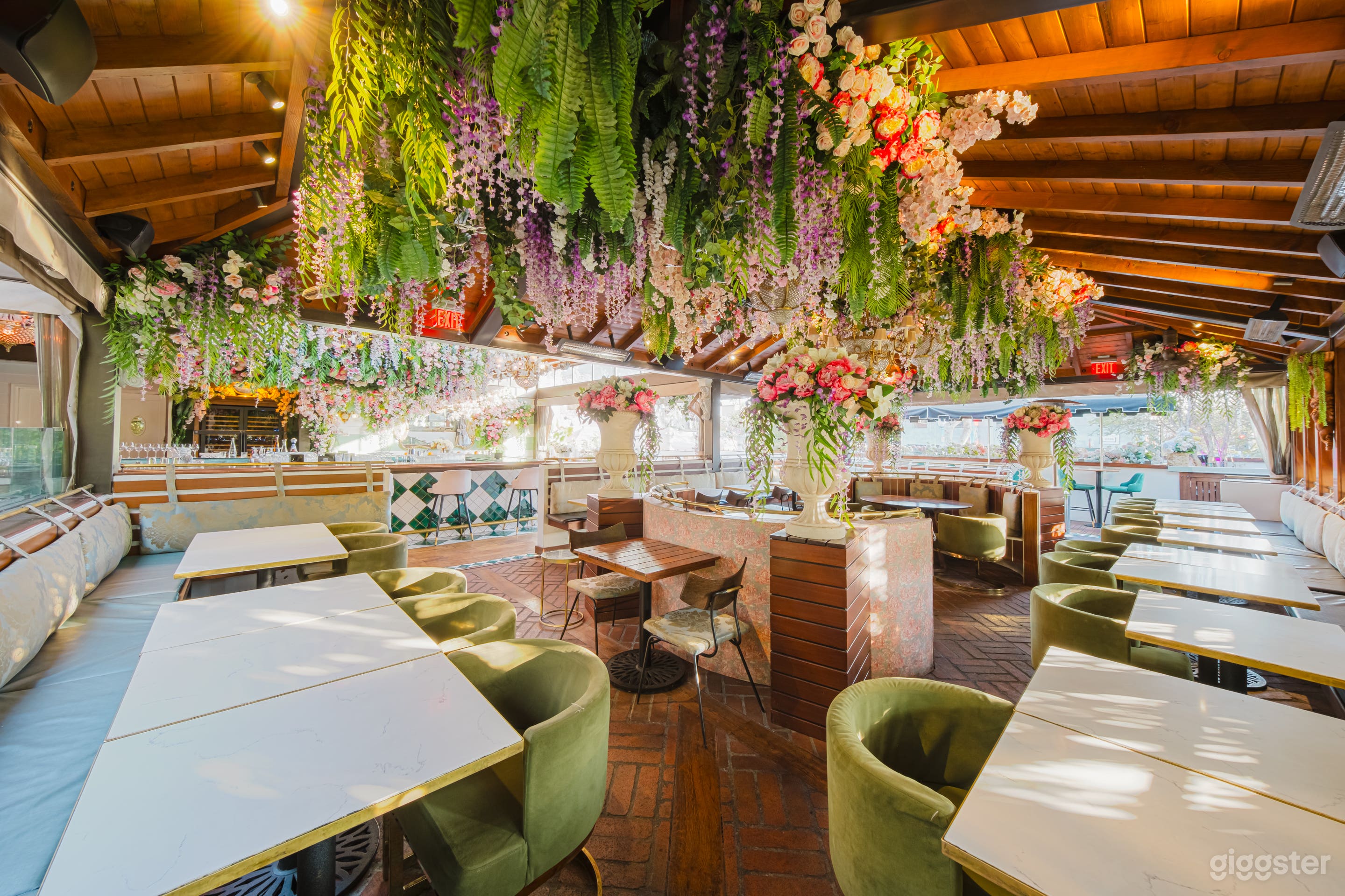 FLORAL FANTASY IN WEST HOLLYWOOD Photo 3