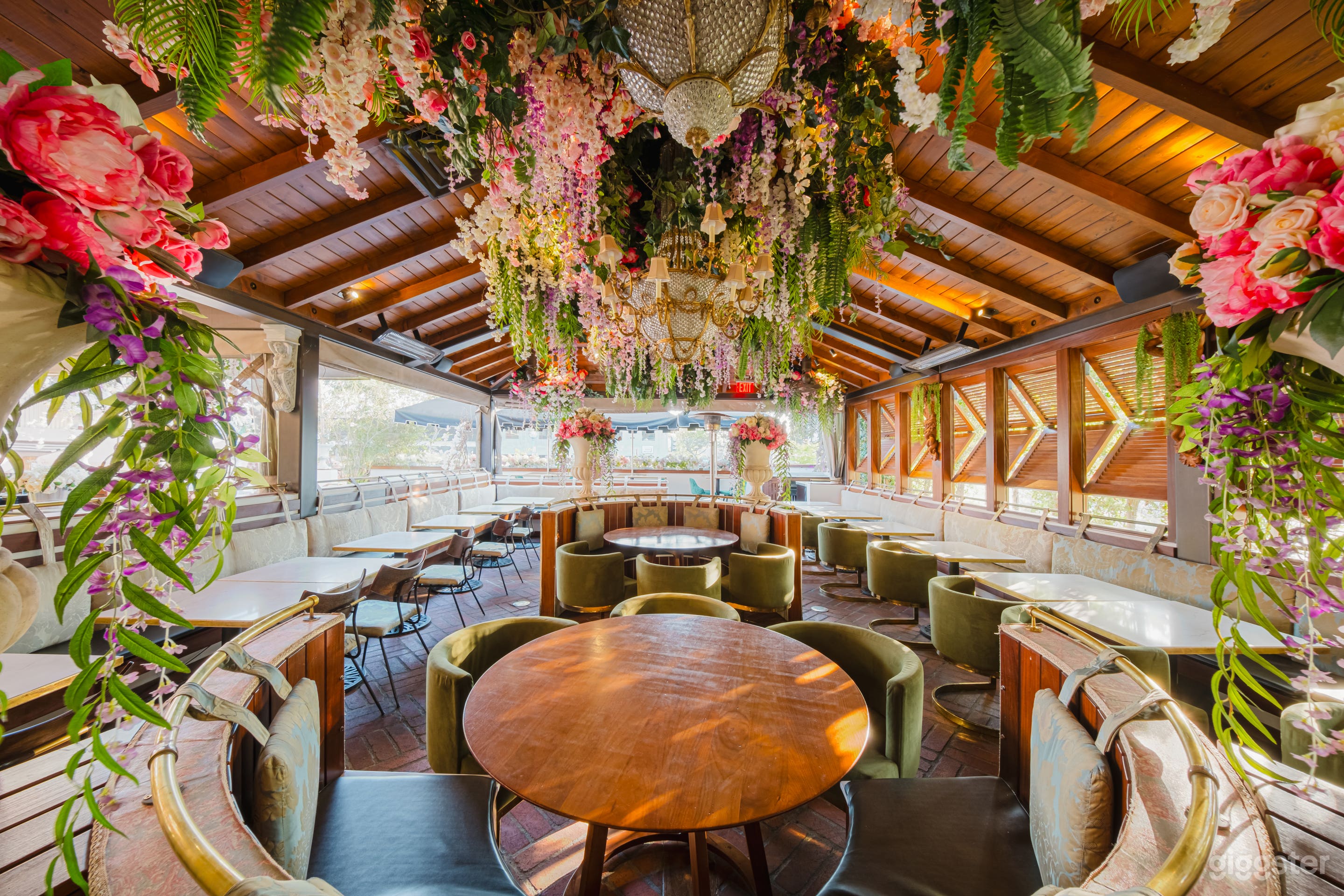 FLORAL FANTASY IN WEST HOLLYWOOD Photo 2