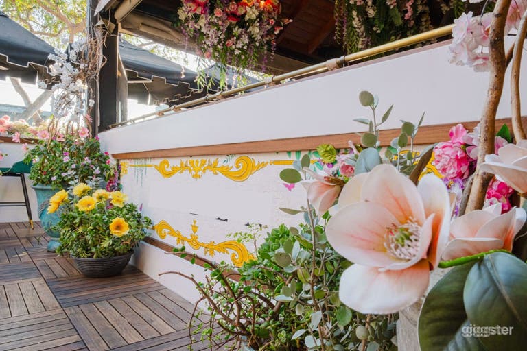  FLORAL FANTASY IN WEST HOLLYWOOD 