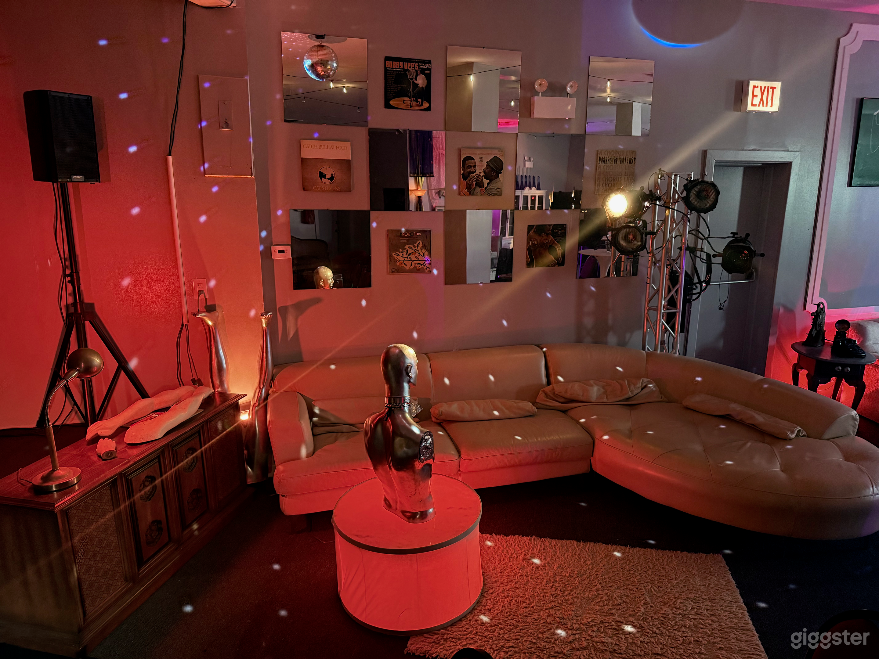 Multi-Aesthetic Performance Venue | Film, Events & Shoots Photo 4
